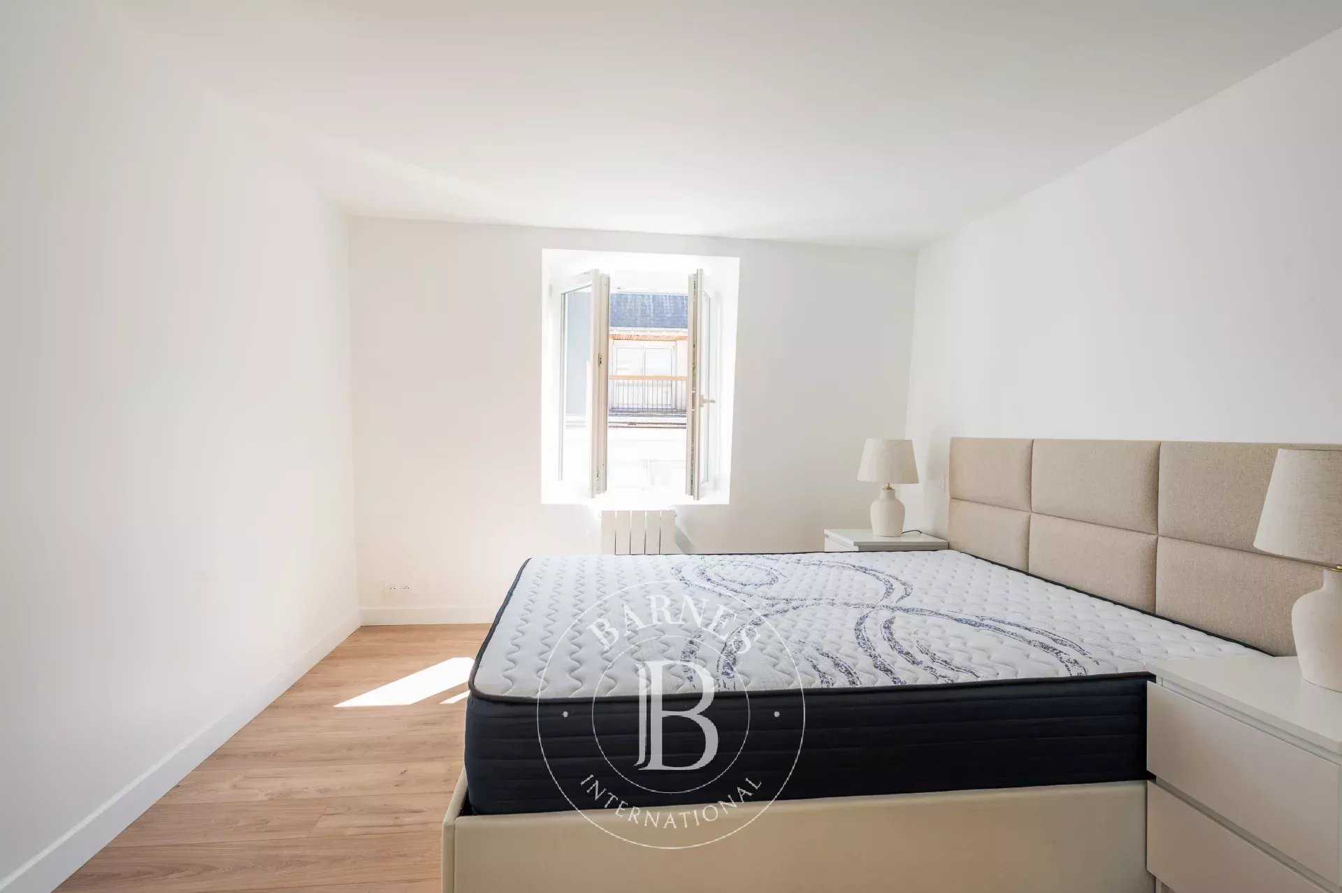 Paris  - Appartement 4 Pièces, 1 Chambre