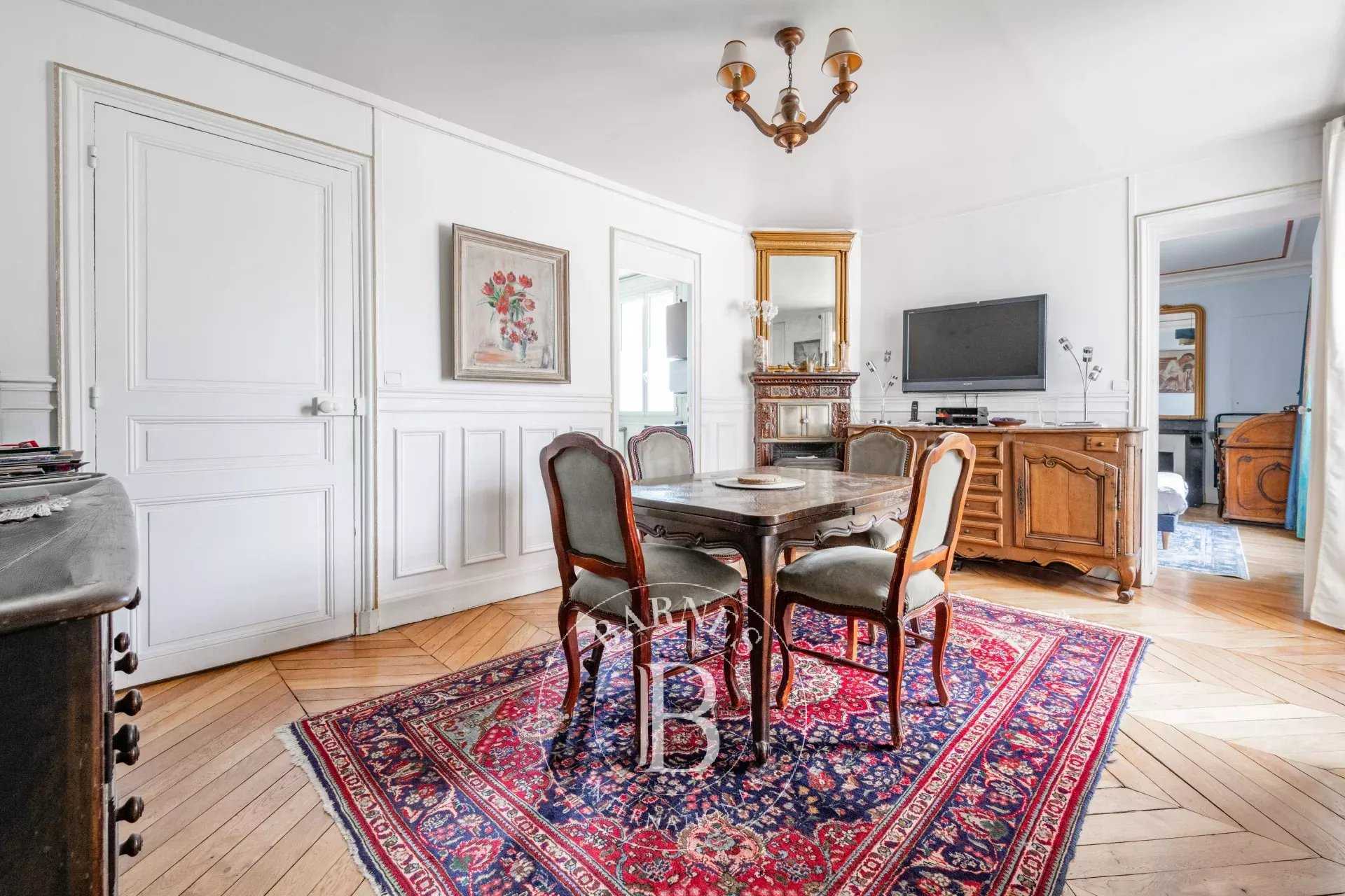 Paris  - Appartement 6 Pi&egrave;ces 3 Chambres