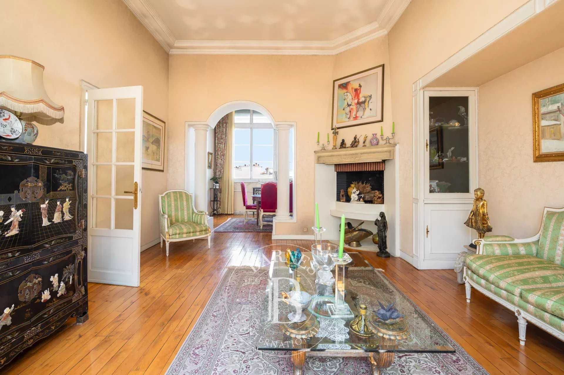 Paris  - House 4 Bedrooms