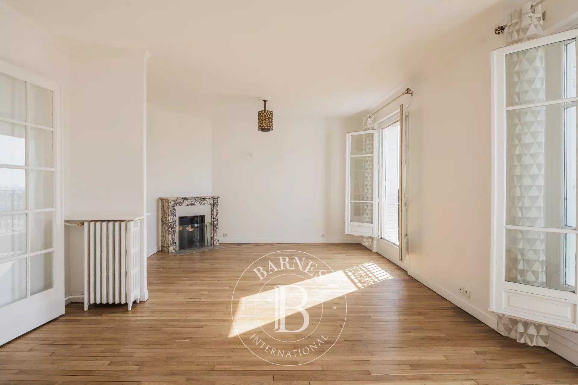 Paris  - Appartement 3 Pièces 2 Chambres