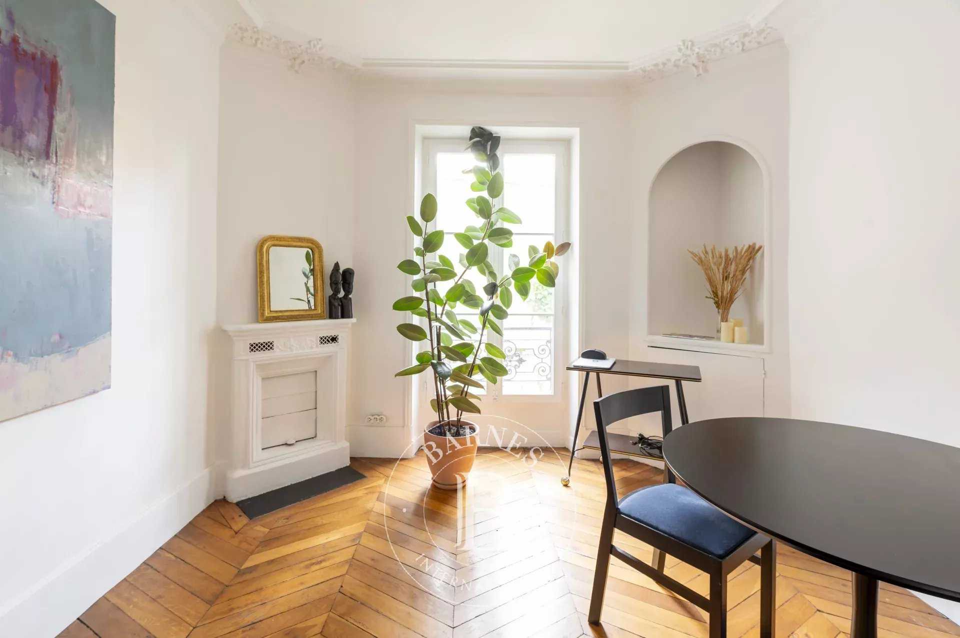 Paris  - Appartement 2 Pièces, 1 Chambre