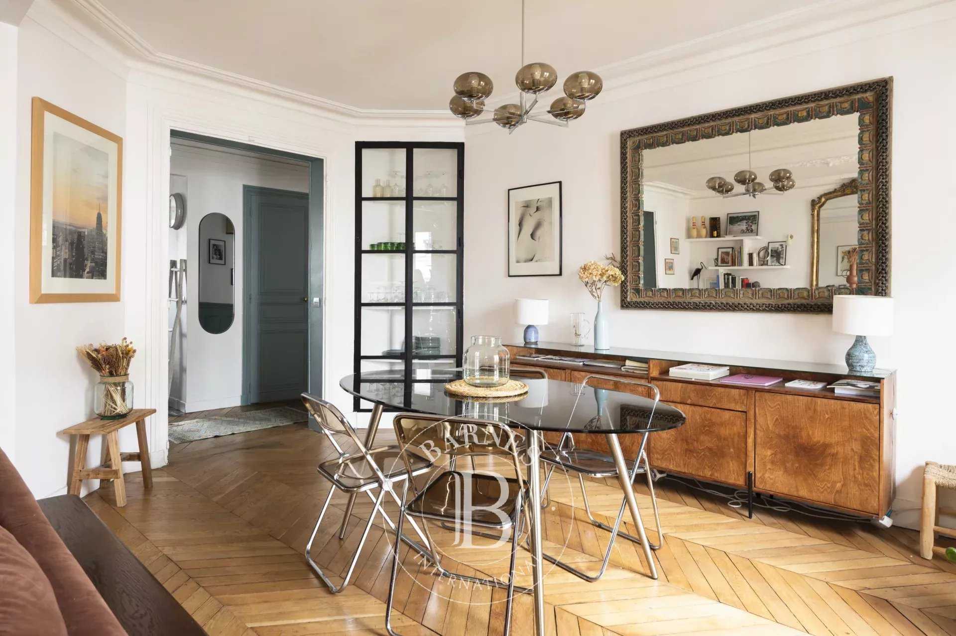 Paris  - Appartement 4 Pièces 2 Chambres