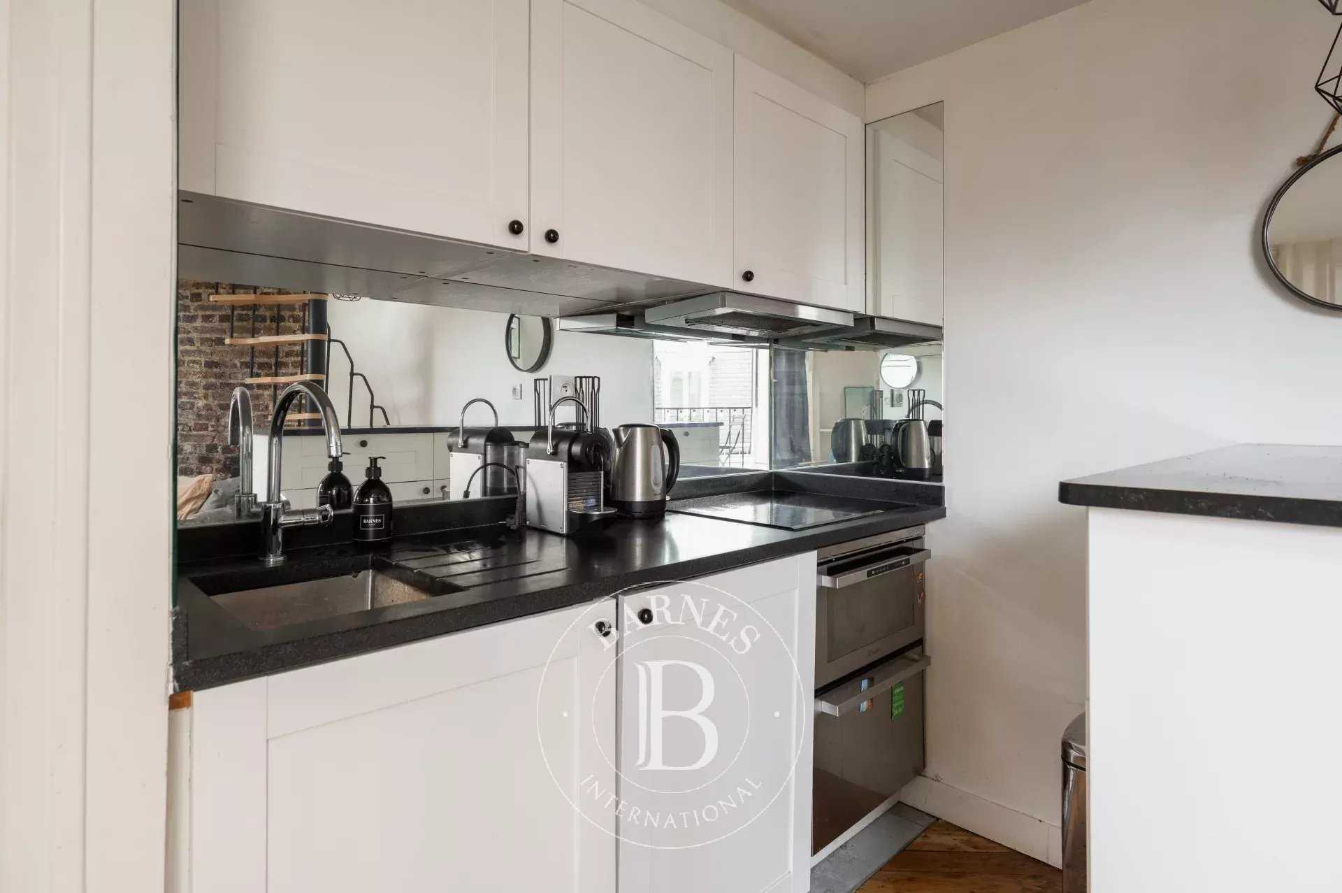 Paris  - Appartement 2 Pièces, 1 Chambre