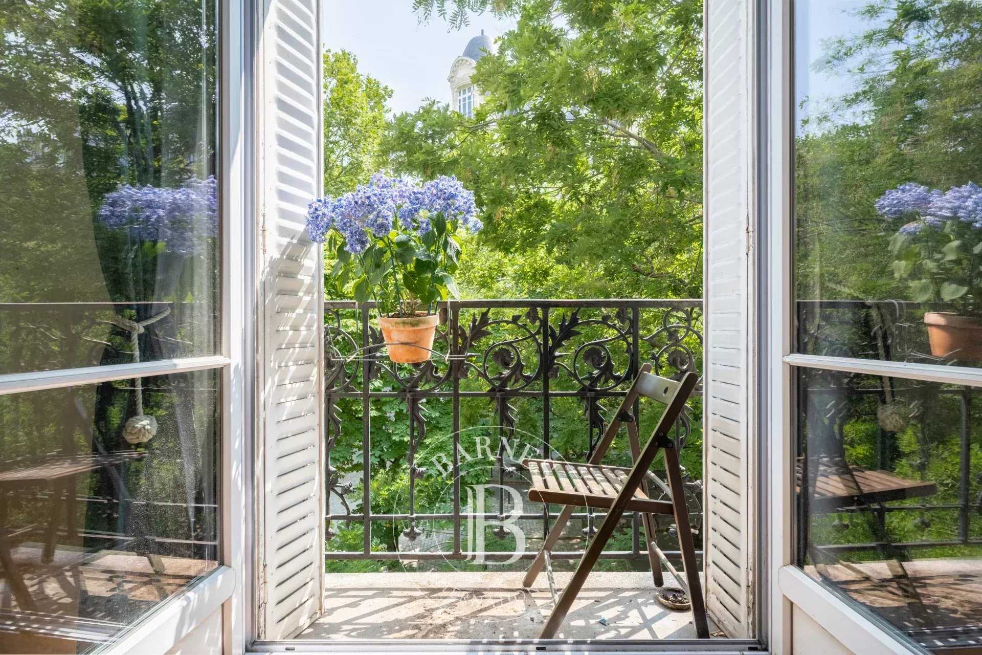 Appartement Paris 75018  -  ref 82887036 (picture 2)
