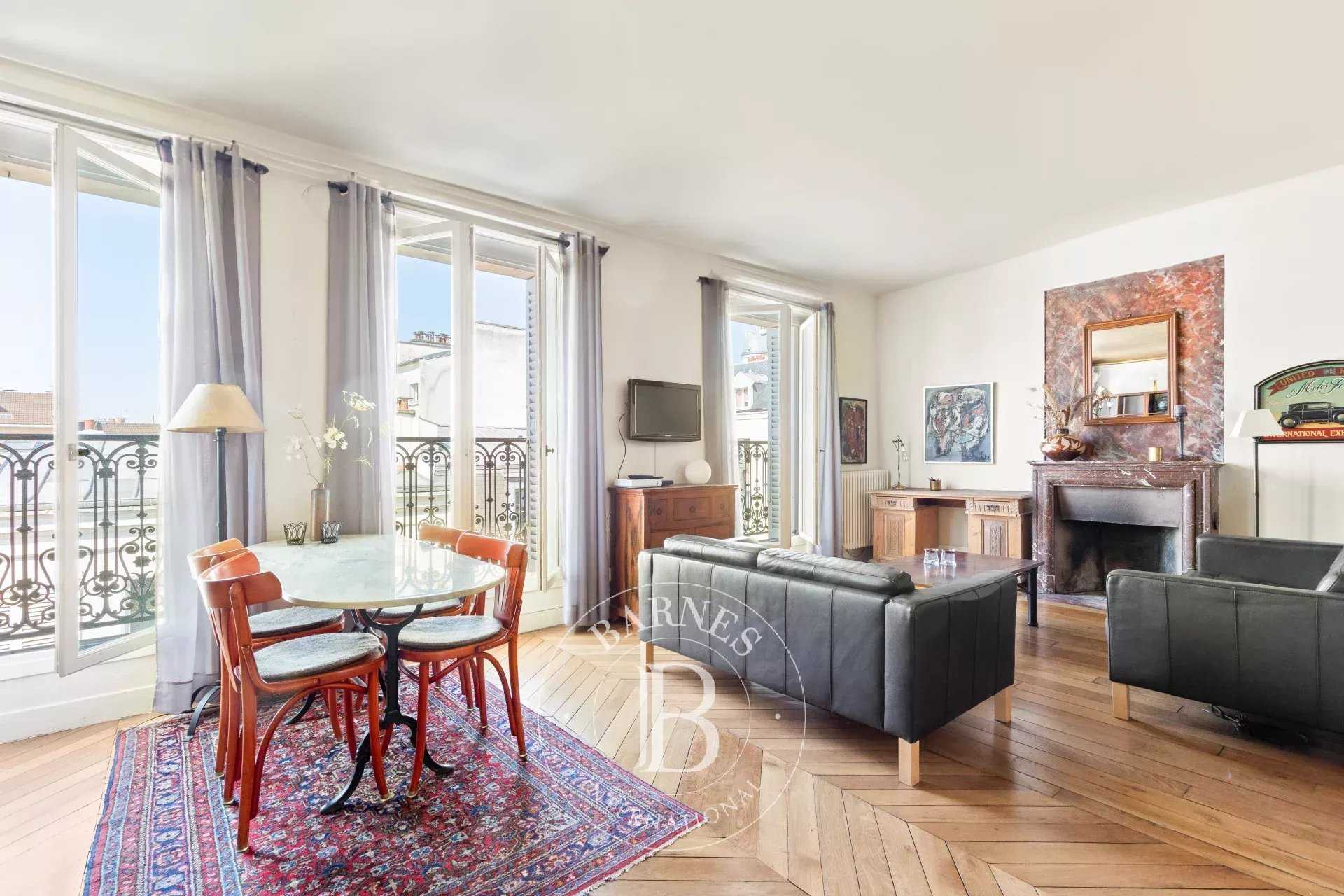 Apartment Paris 75018  -  ref 85767202 (picture 1)