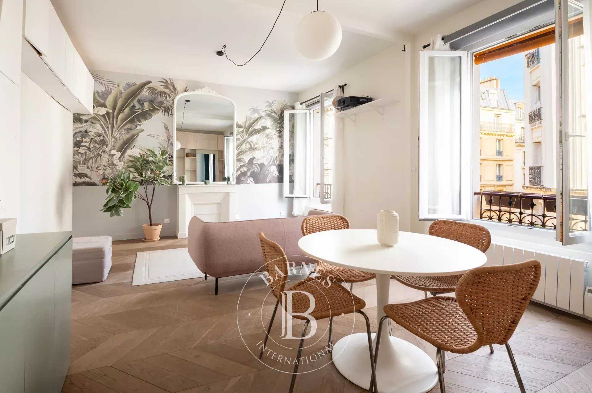 Apartment Paris 75018  -  ref 85786623 (picture 1)