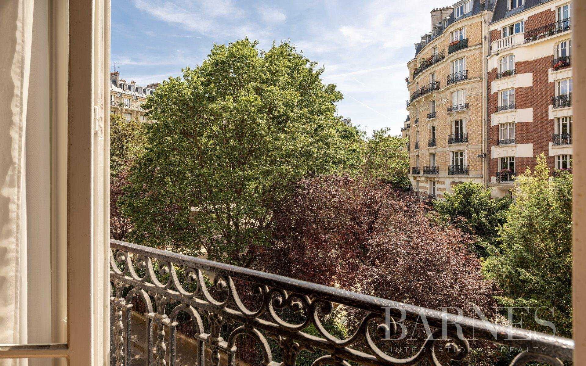 Apartment Paris 75018  -  ref 7051835 (picture 2)