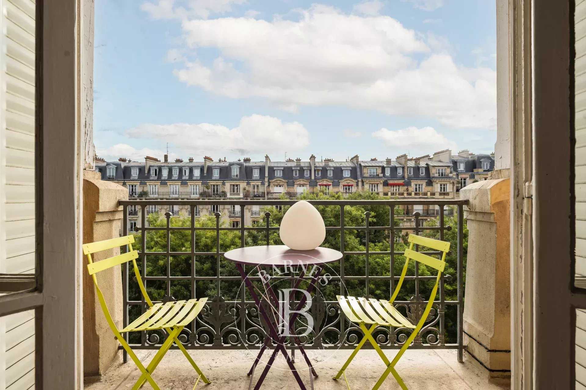 Apartment Paris 75018  -  ref 83361608 (picture 1)