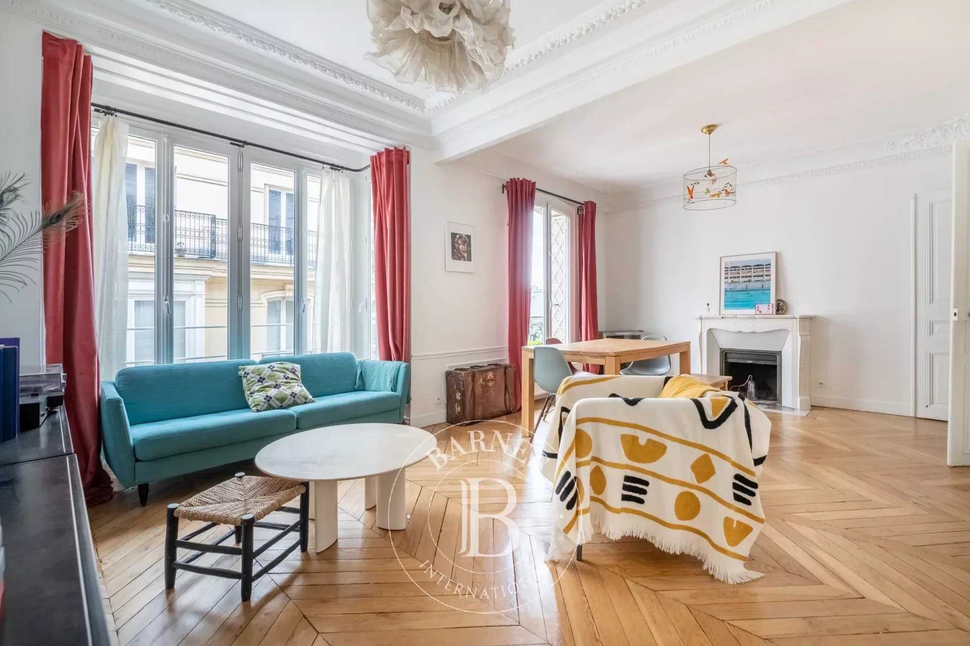 Apartment Paris 75018  -  ref 84840521 (picture 2)
