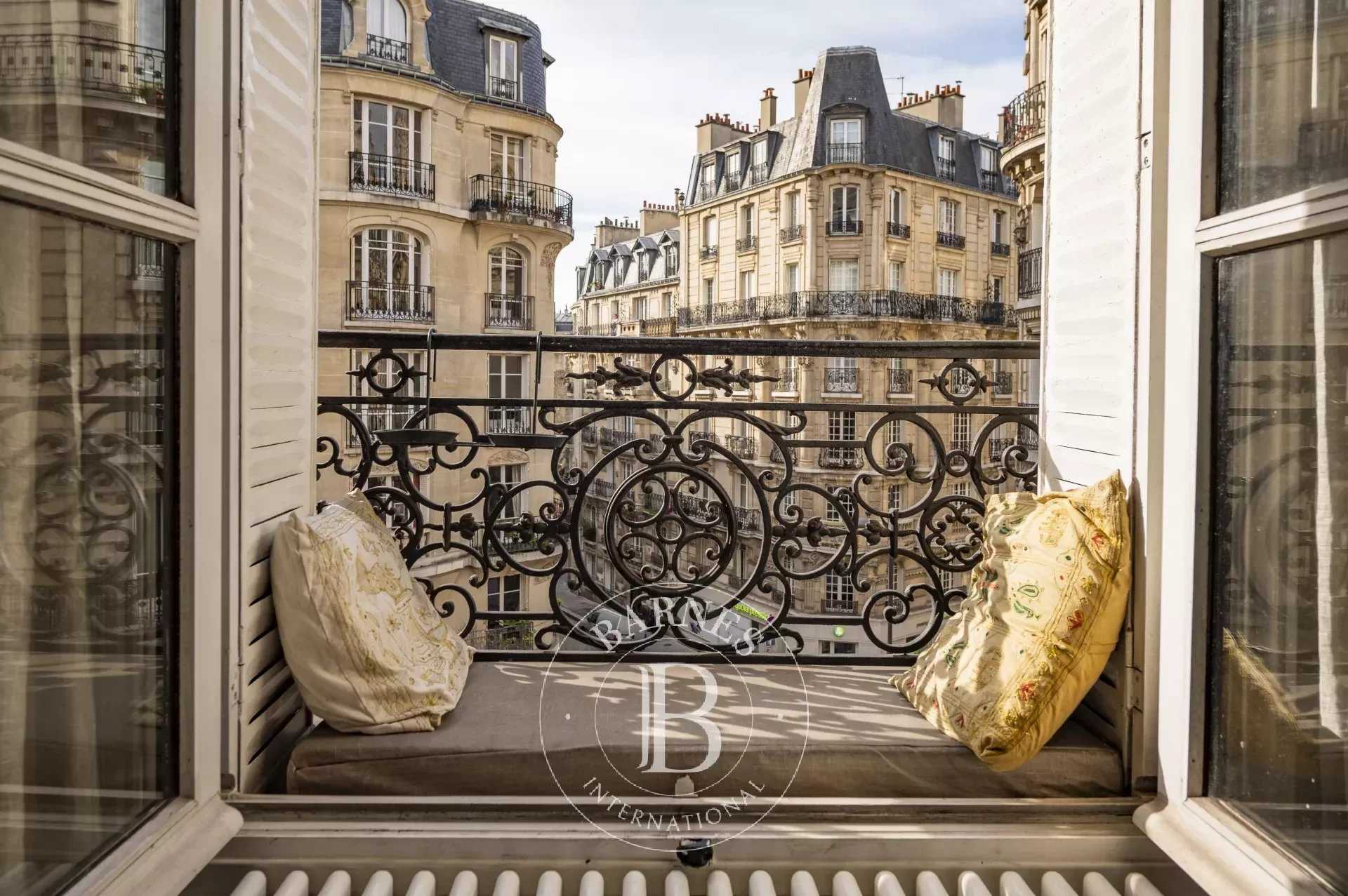 Apartment Paris 75018  -  ref 84342528 (picture 3)