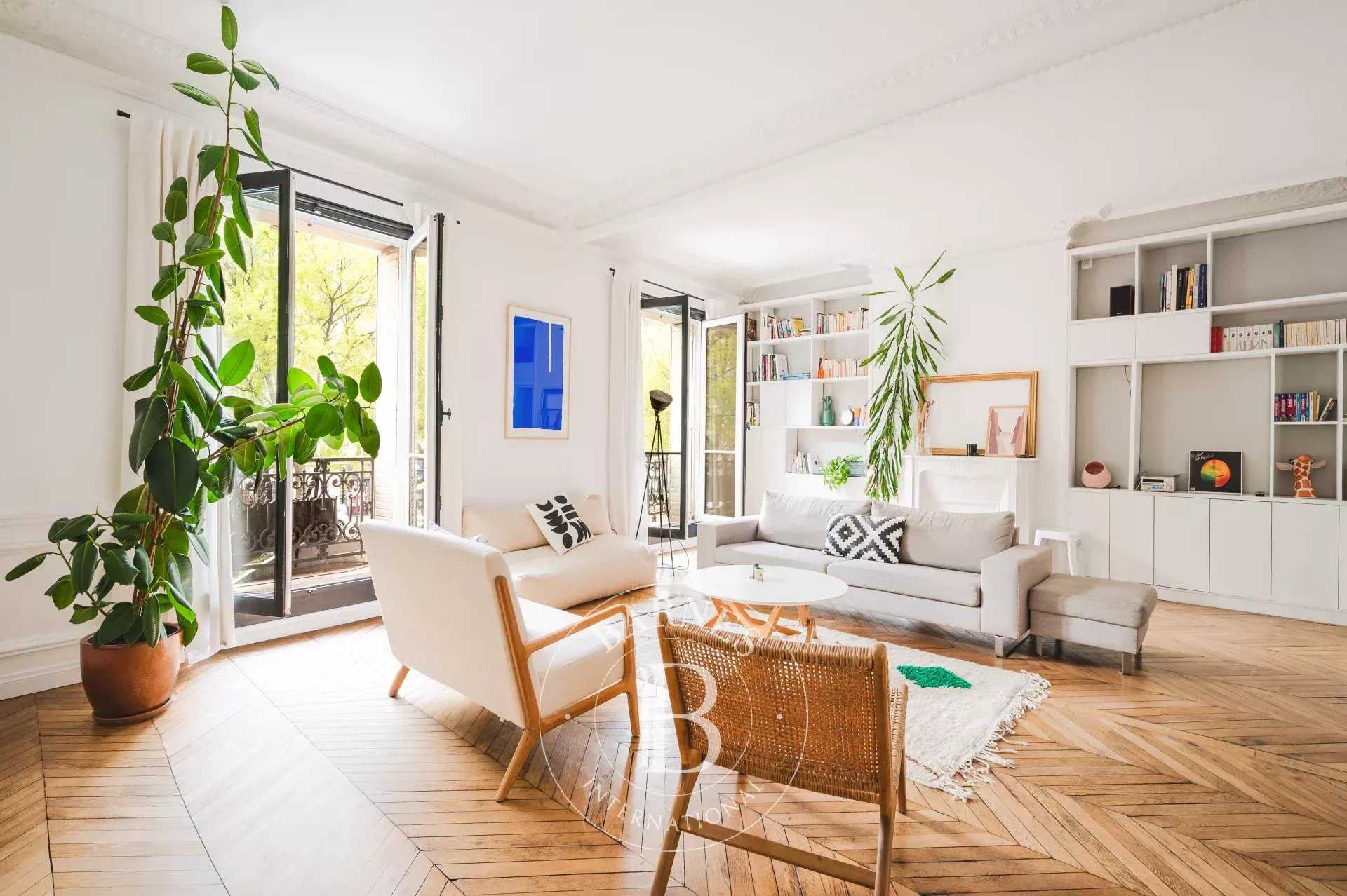 Paris  - Appartement 4 Pi&egrave;ces 3 Chambres