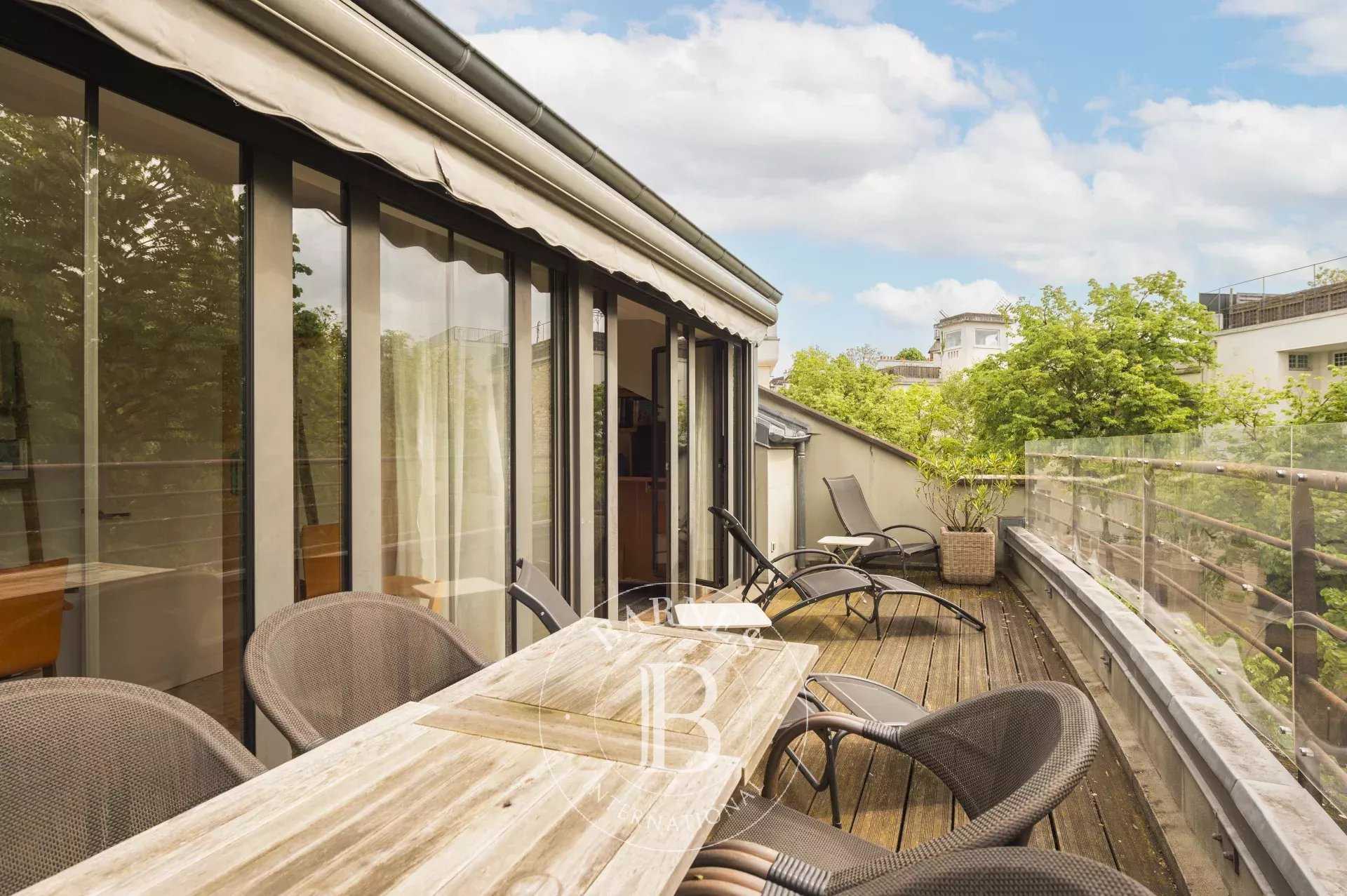 Maison Paris 75018  -  ref 84954382 (picture 1)