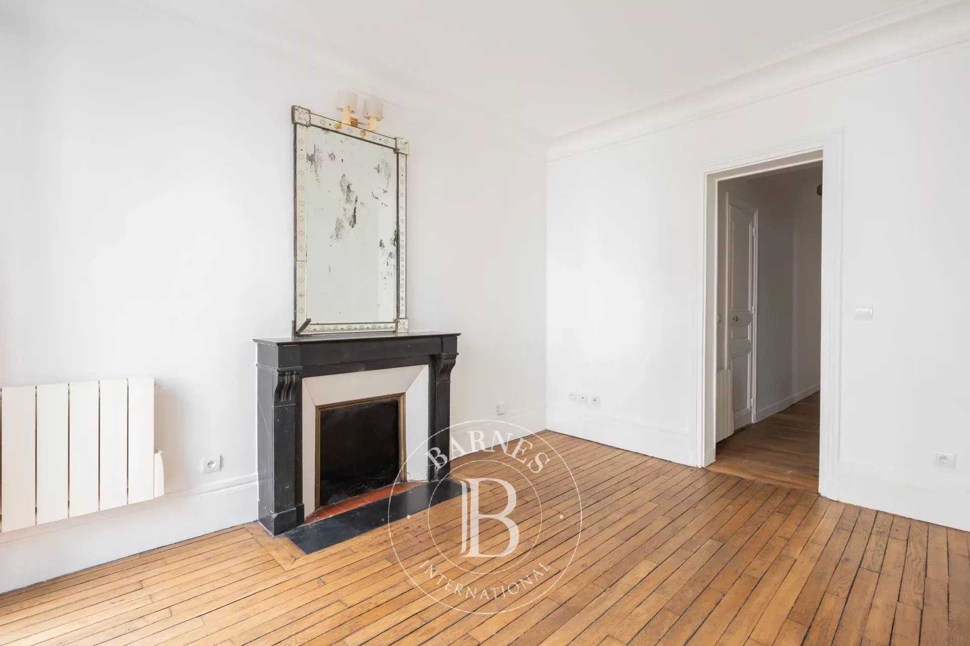 Appartement Paris 75018  -  ref 85953622 (picture 2)