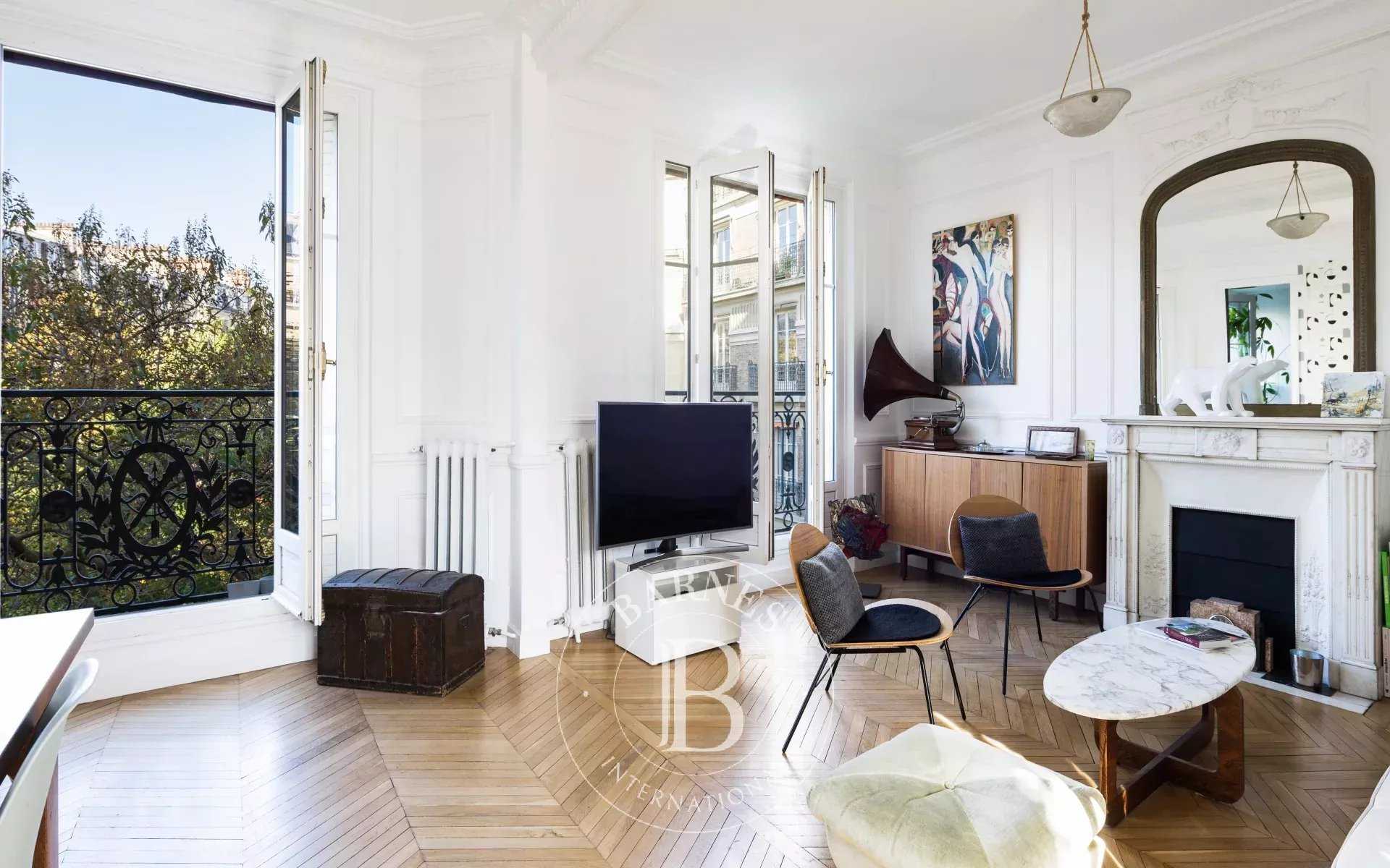 Appartement Paris 75018  -  ref 7467924 (picture 3)
