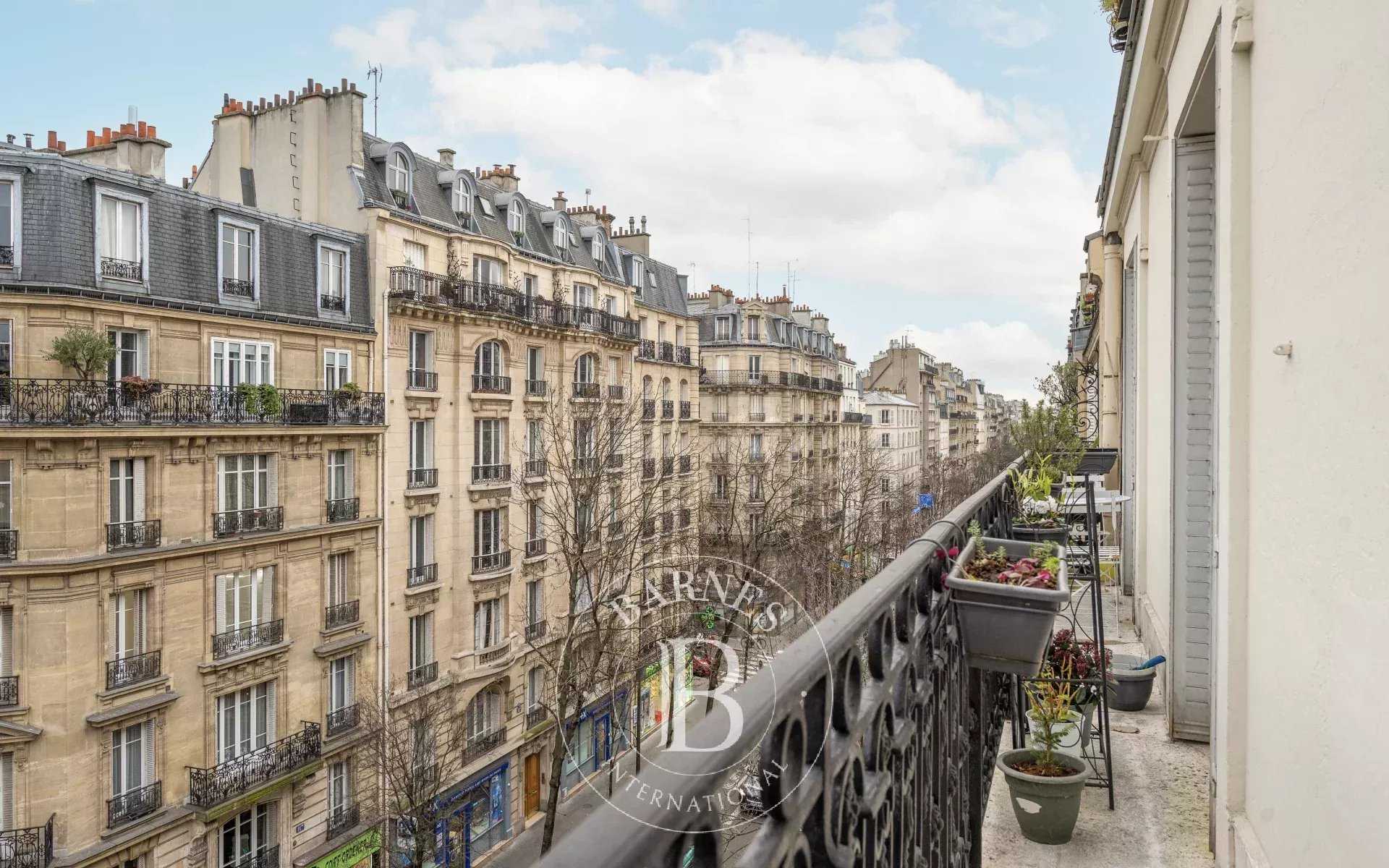 Apartment Paris 75018  -  ref 8069064 (picture 1)