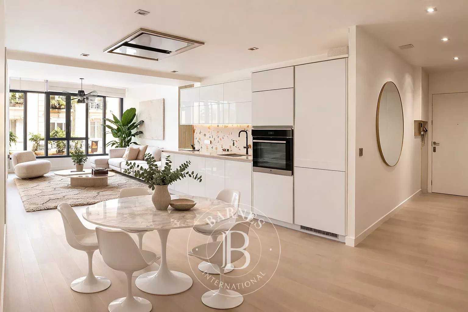 Apartment Paris 75018  -  ref 86802134 (picture 1)