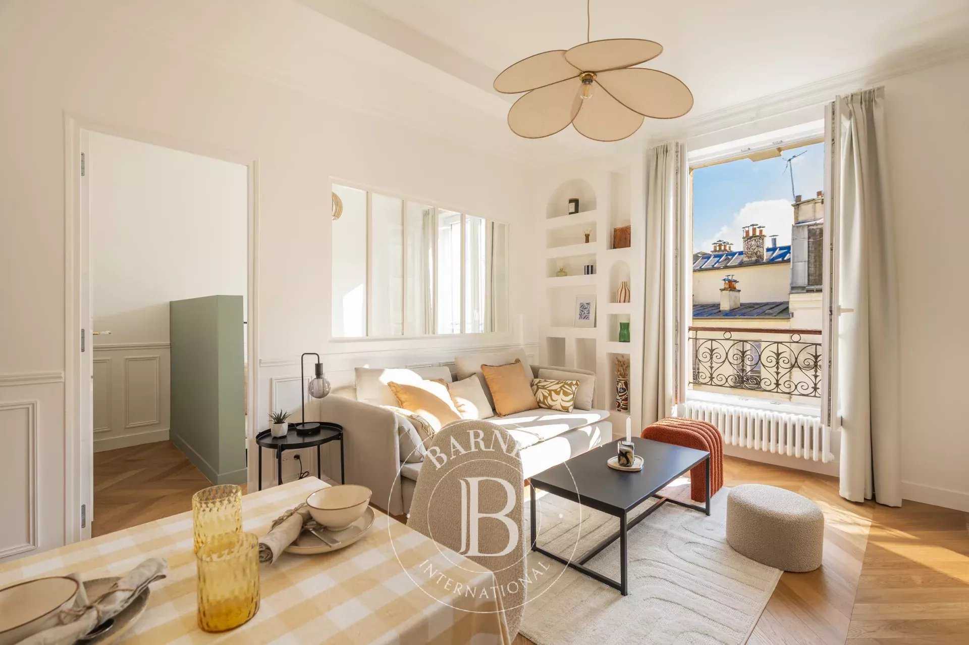 Apartment Paris 75018  -  ref 85676888 (picture 2)