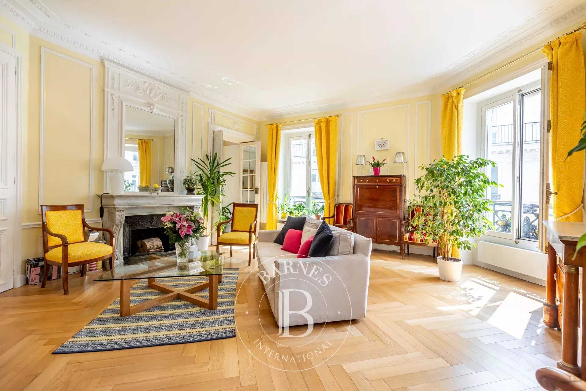 Apartment Paris 75009  -  ref 83237096 (picture 1)