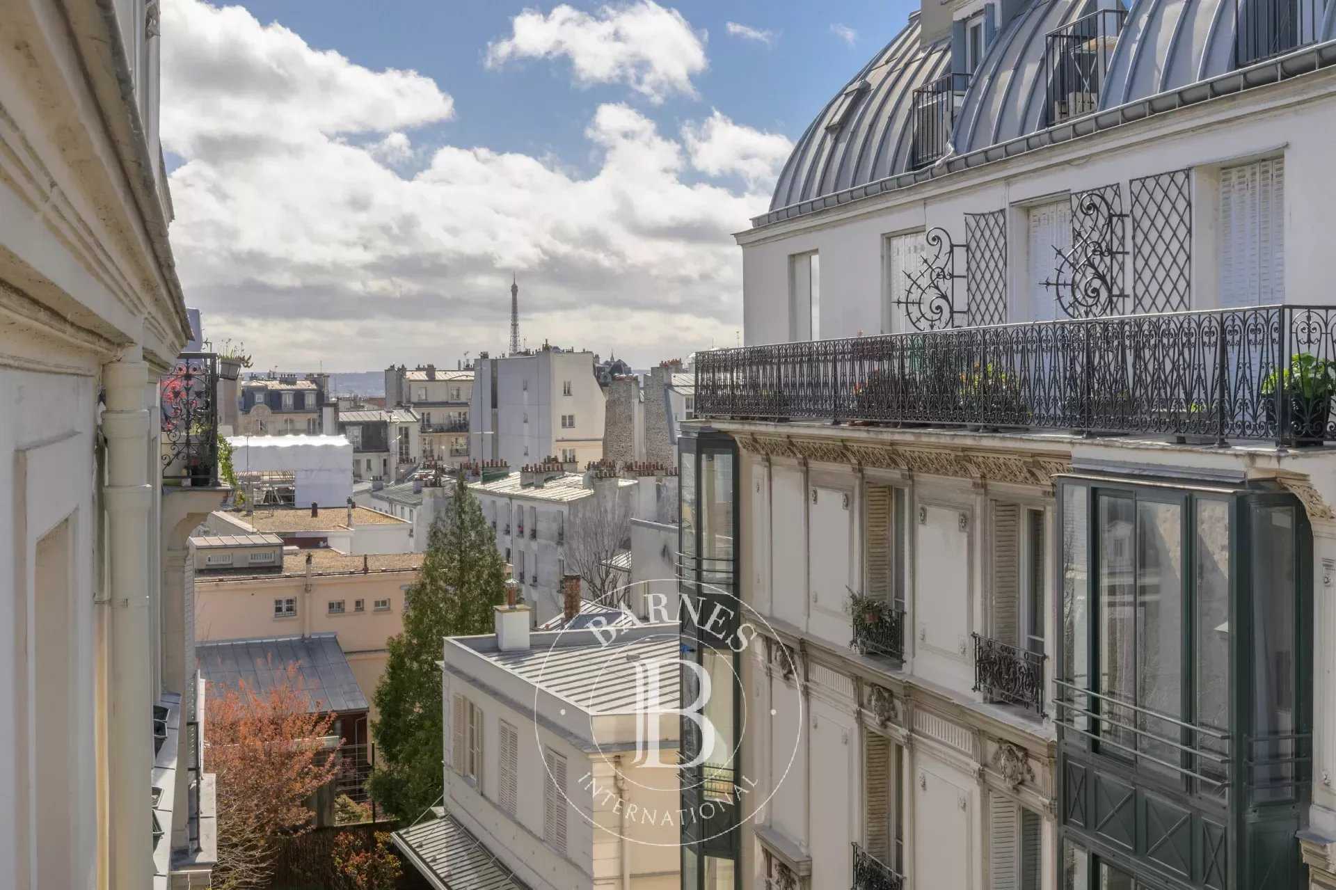Apartment Paris 75018  -  ref 84440023 (picture 2)