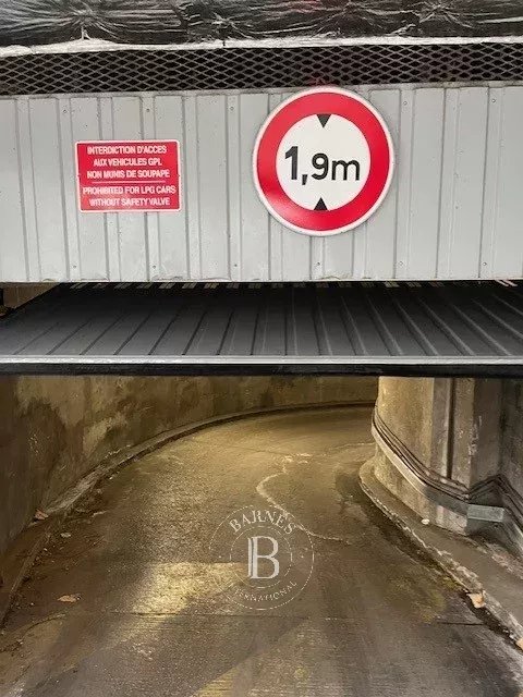 Parking Paris 75018  -  ref 85719617 (picture 2)