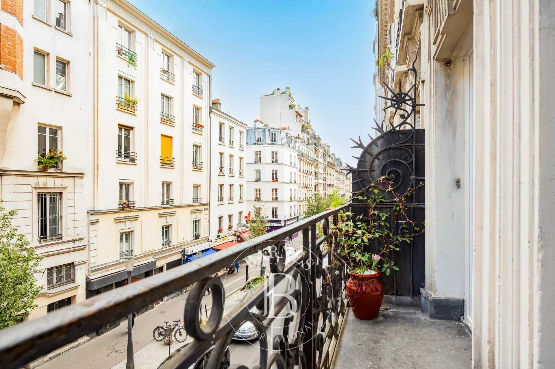 Appartement Paris 75018  -  ref 85953622 (picture 1)