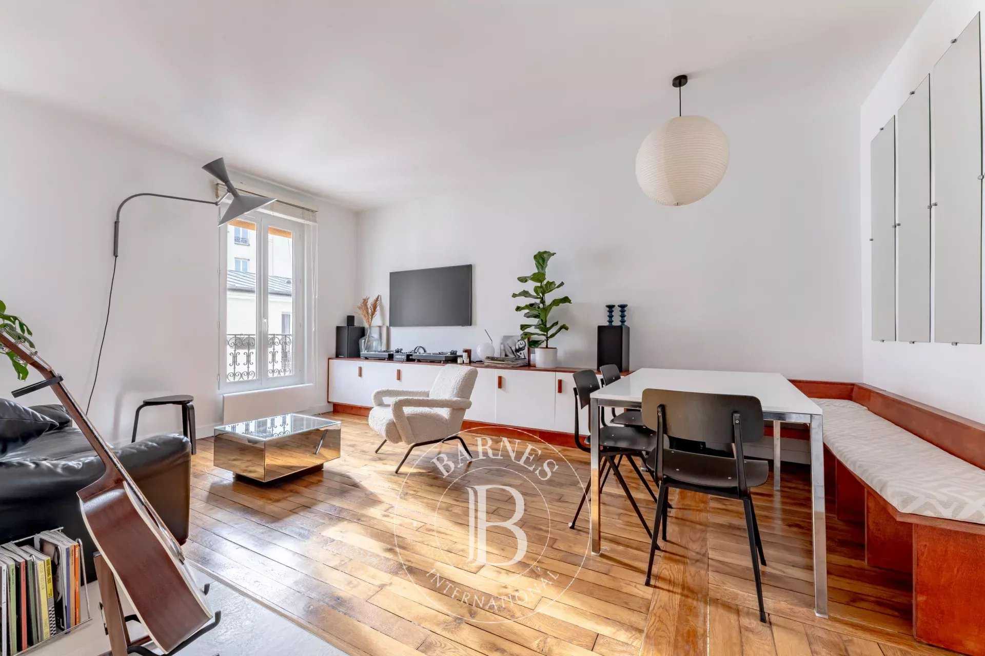Apartment Paris 75018  -  ref 86384530 (picture 1)