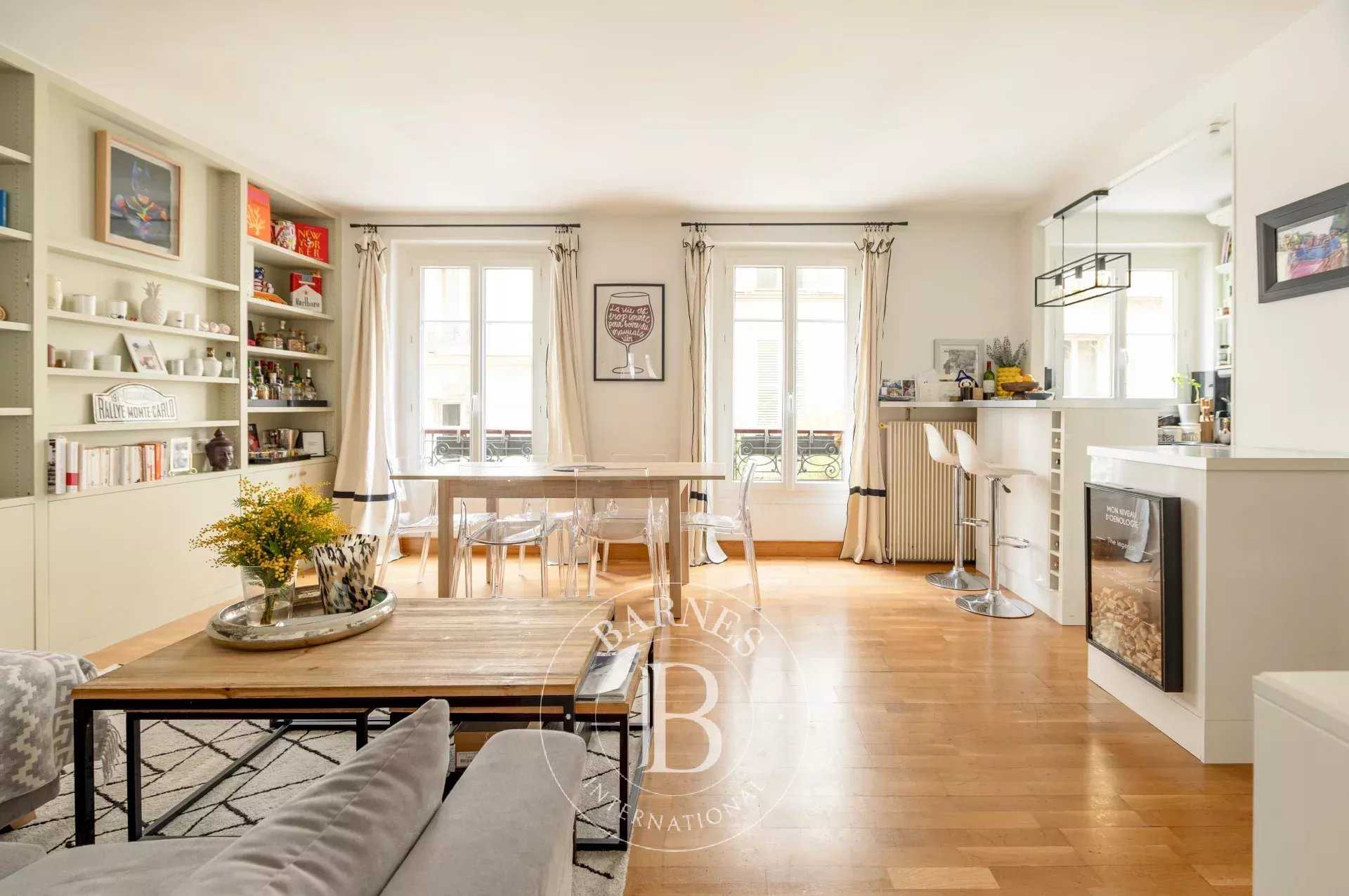 Apartment Paris 75018  -  ref 85650025 (picture 1)