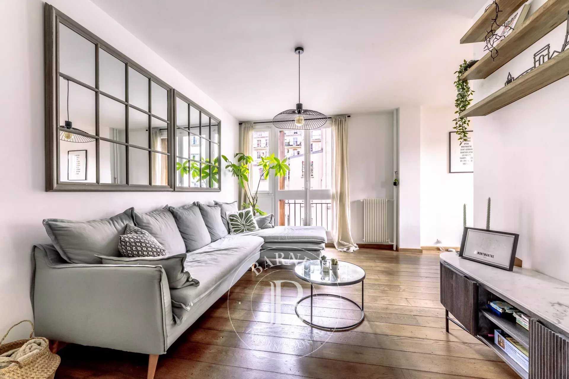 Apartment Paris 75018  -  ref 85618557 (picture 2)