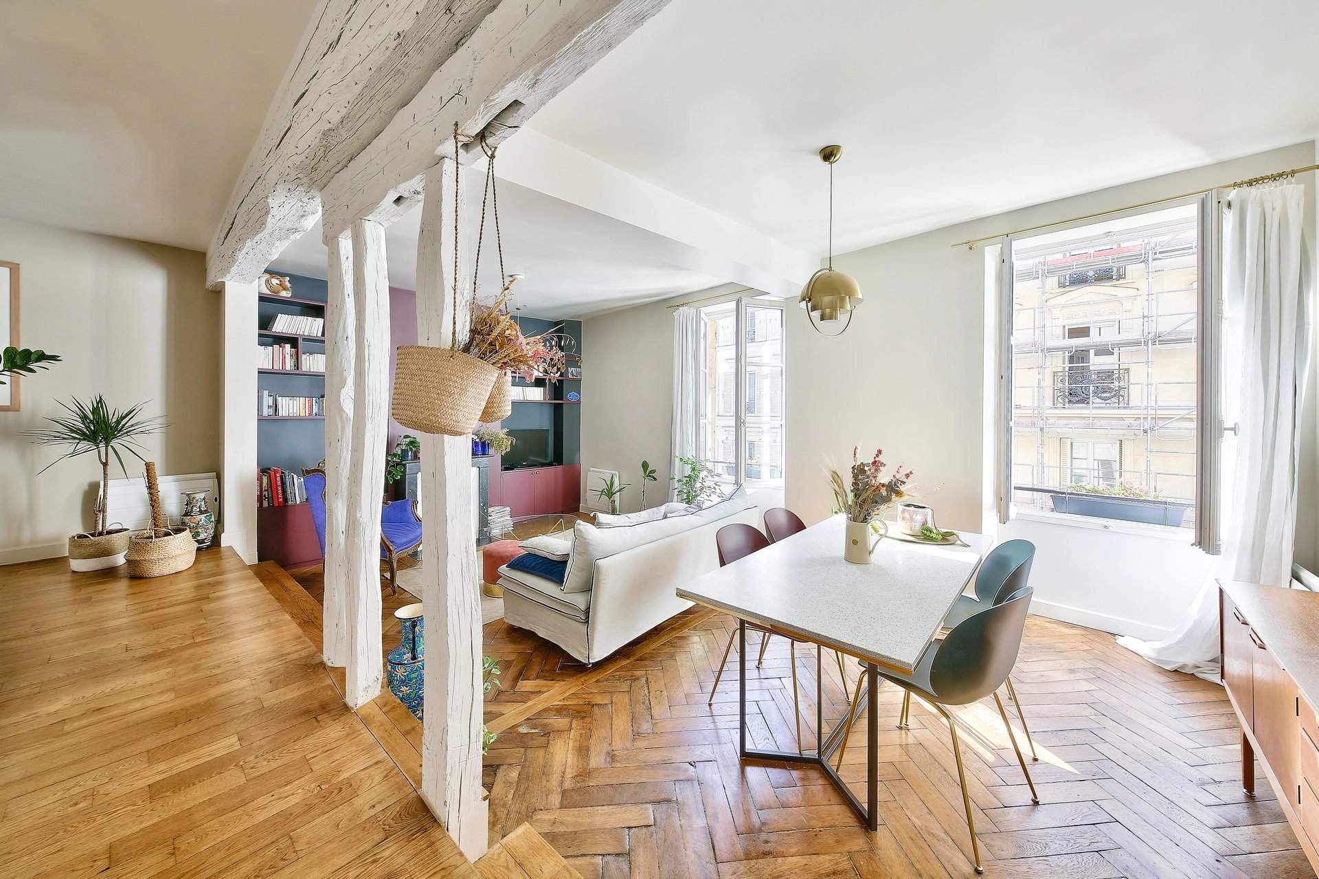 Sold - Apartment 2 Bedrooms 818 sq ft Paris 9