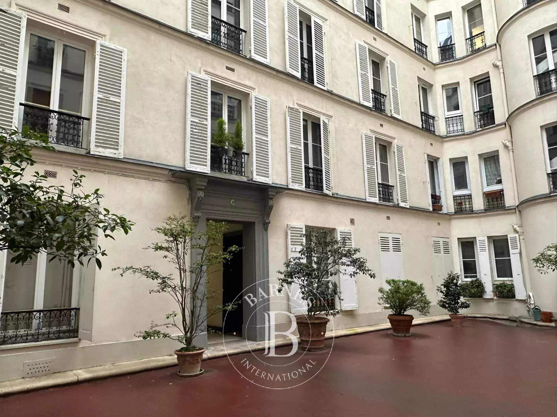 Paris  - Appartement 5 Pi&egrave;ces 3 Chambres - picture 2