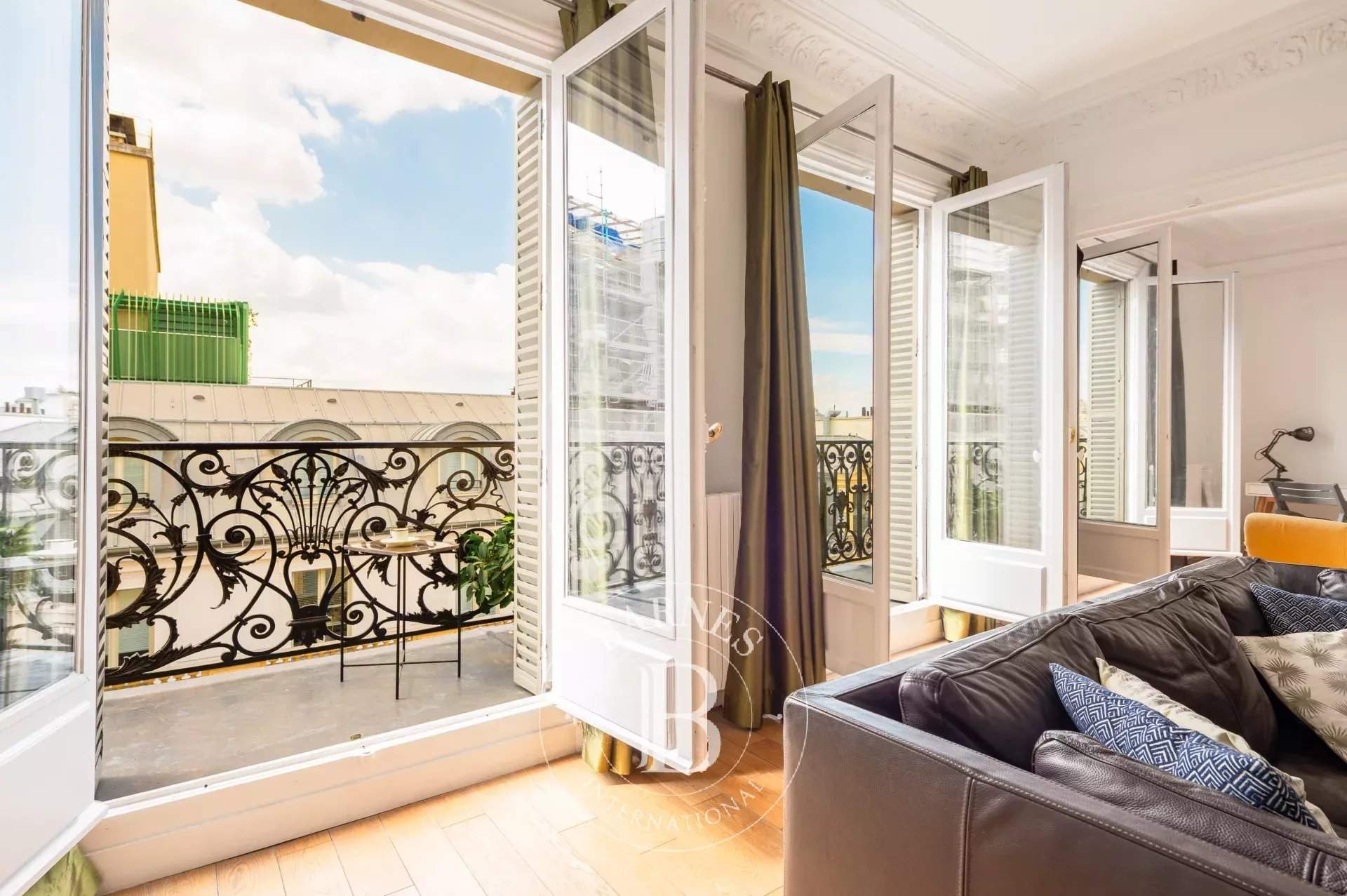 Paris  - Apartment 3 Bedrooms - picture 2