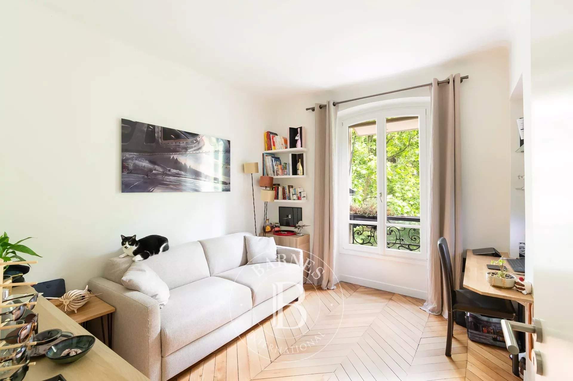 Paris  - Apartment 3 Bedrooms - picture 12