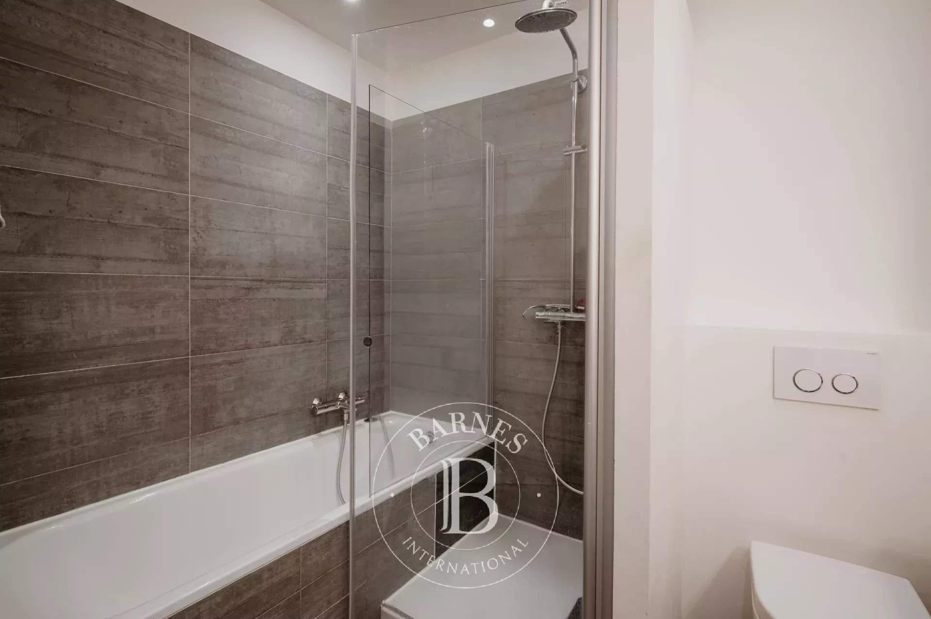 Paris  - Appartement 5 Pi&egrave;ces 3 Chambres - picture 12