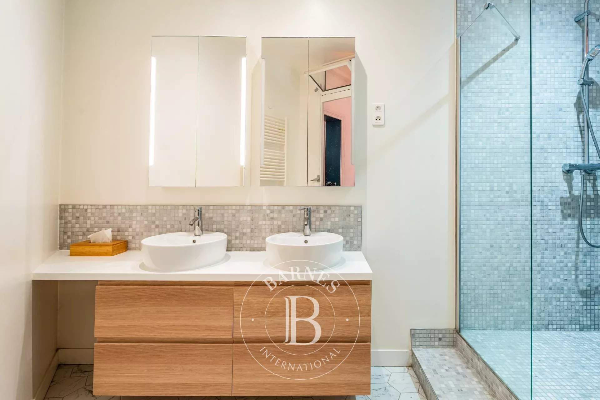 Paris  - Appartement 4 Pi&egrave;ces 2 Chambres - picture 9