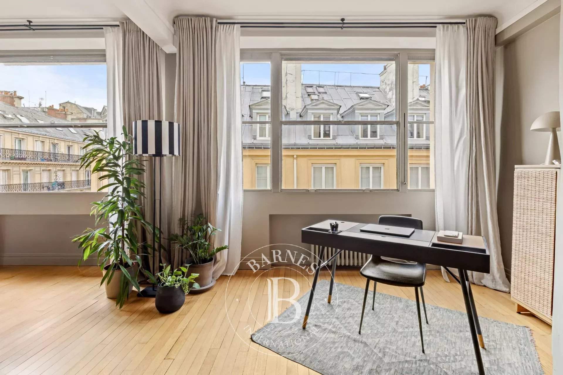 Paris  - Appartement 5 Pi&egrave;ces 2 Chambres - picture 1