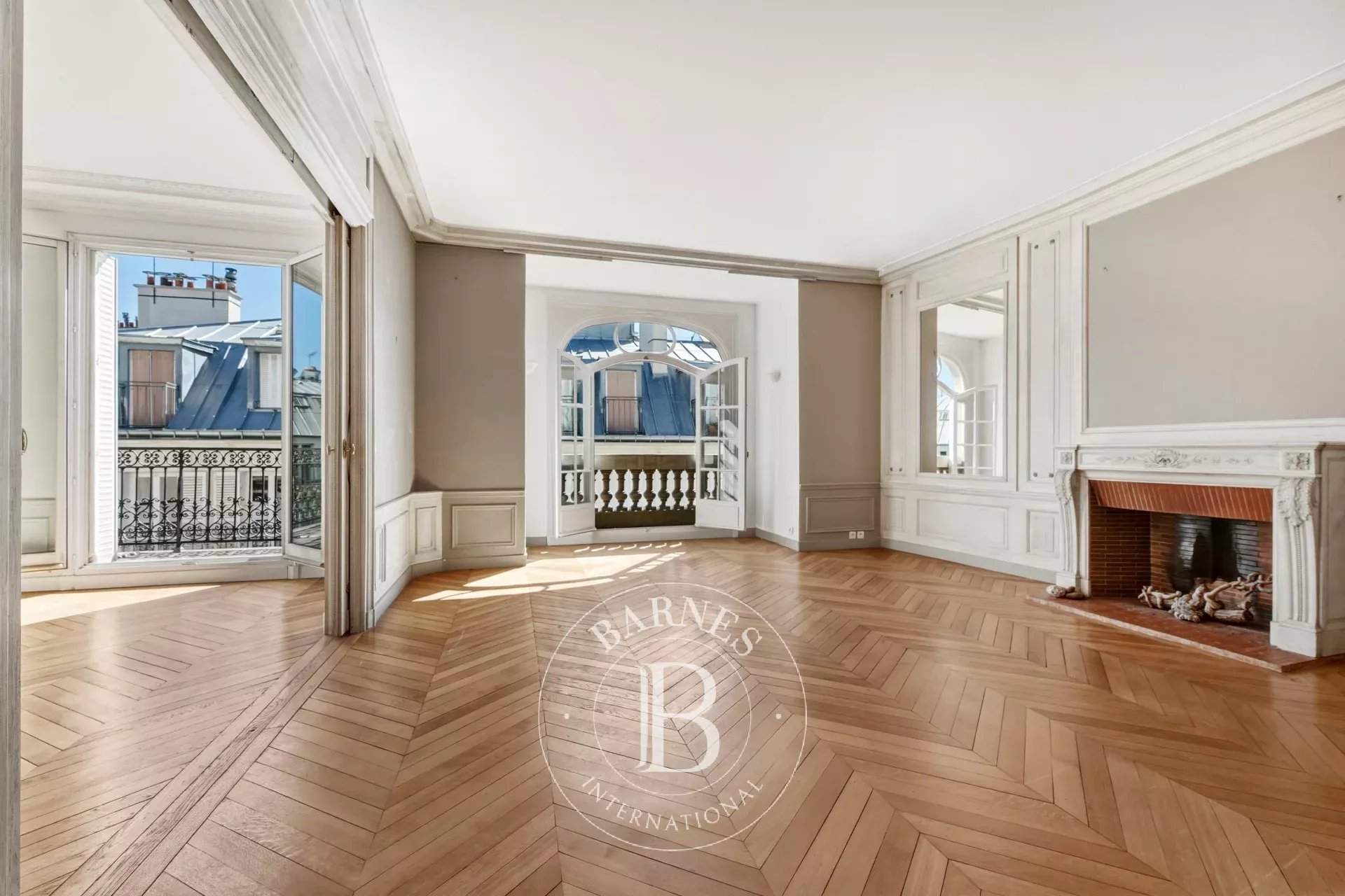 Paris  - Appartement 7 Pi&egrave;ces 4 Chambres - picture 1