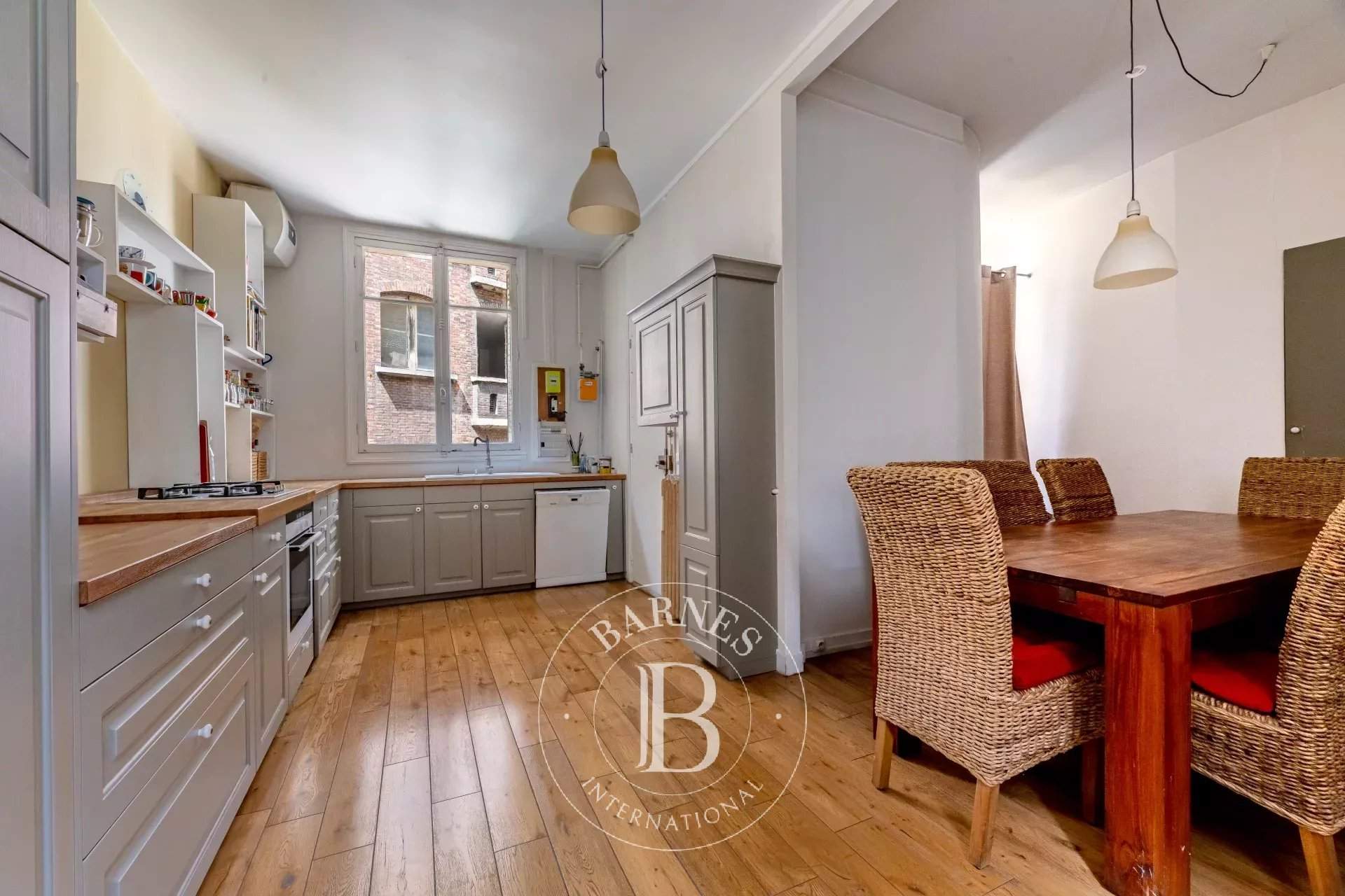 Paris  - Appartement 7 Pi&egrave;ces 4 Chambres - picture 12