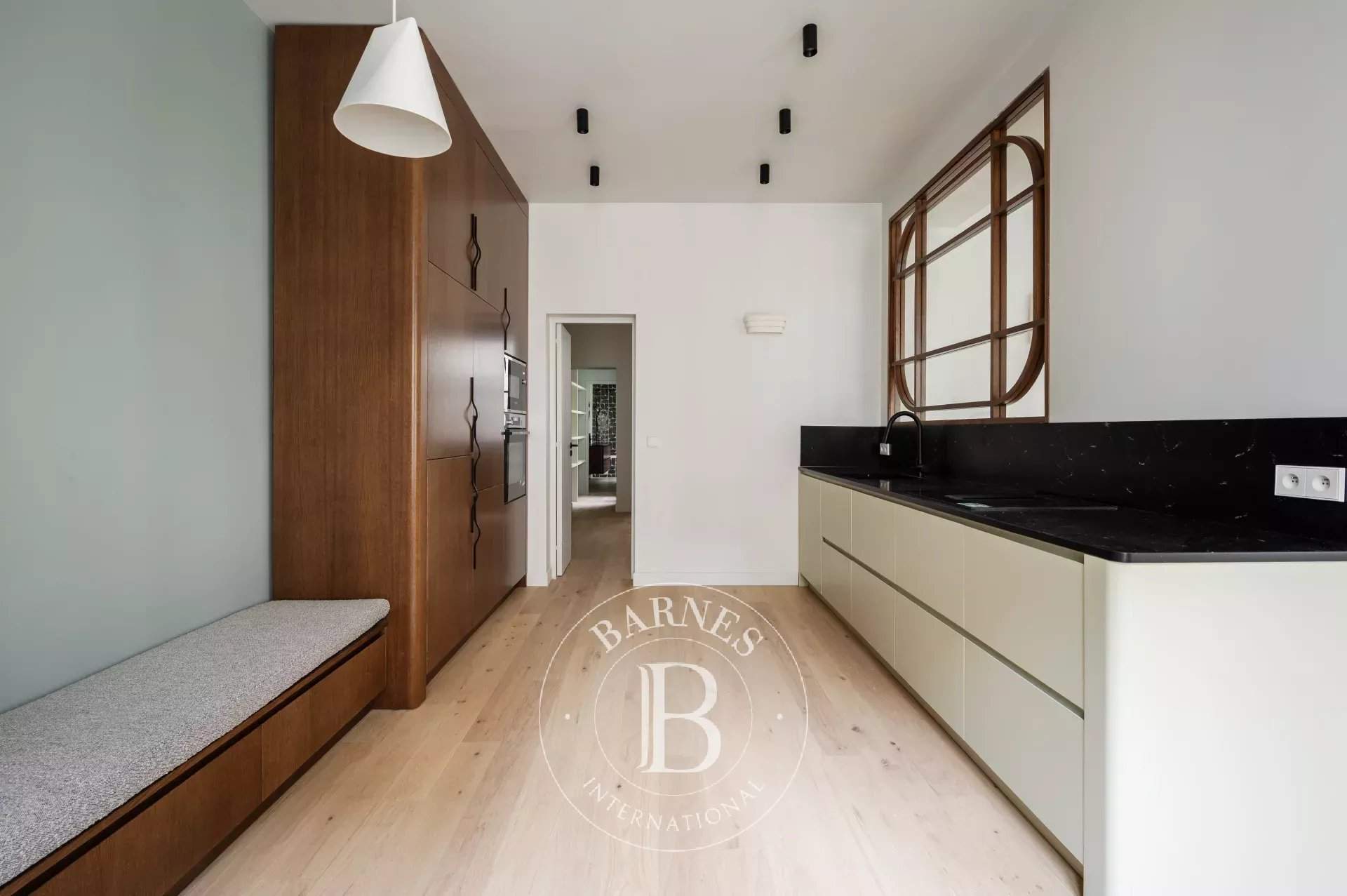 Paris  - Appartement 6 Pi&egrave;ces 4 Chambres - picture 5