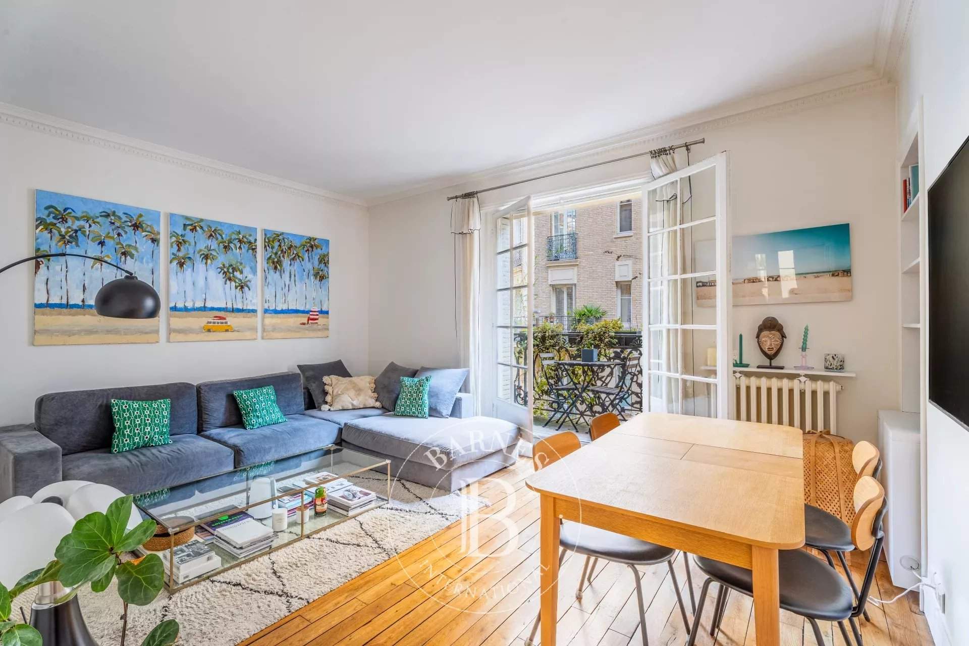 Paris  - Appartement 4 Pi&egrave;ces 2 Chambres - picture 1