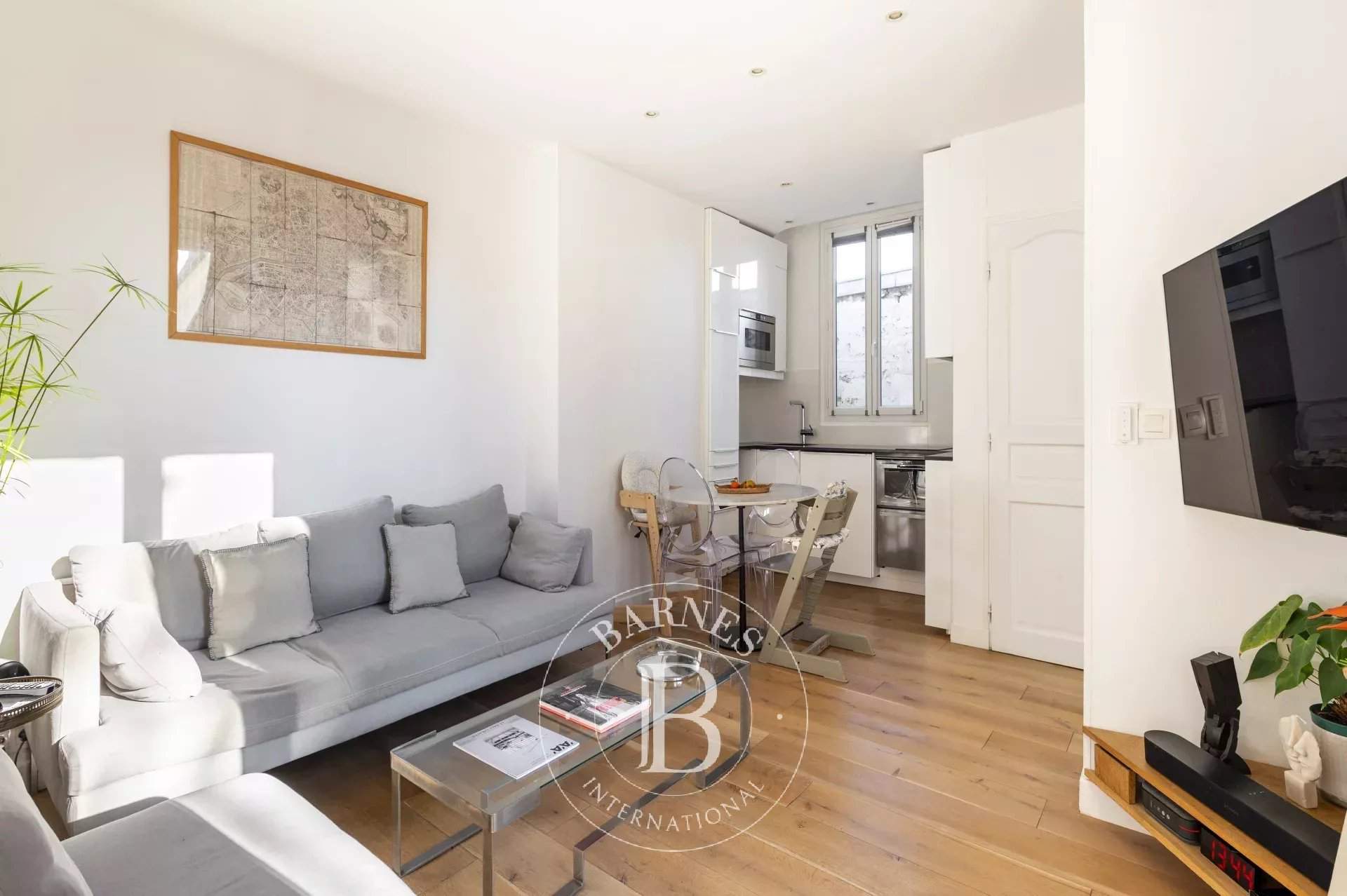 Paris  - Apartment 2 Bedrooms - picture 2