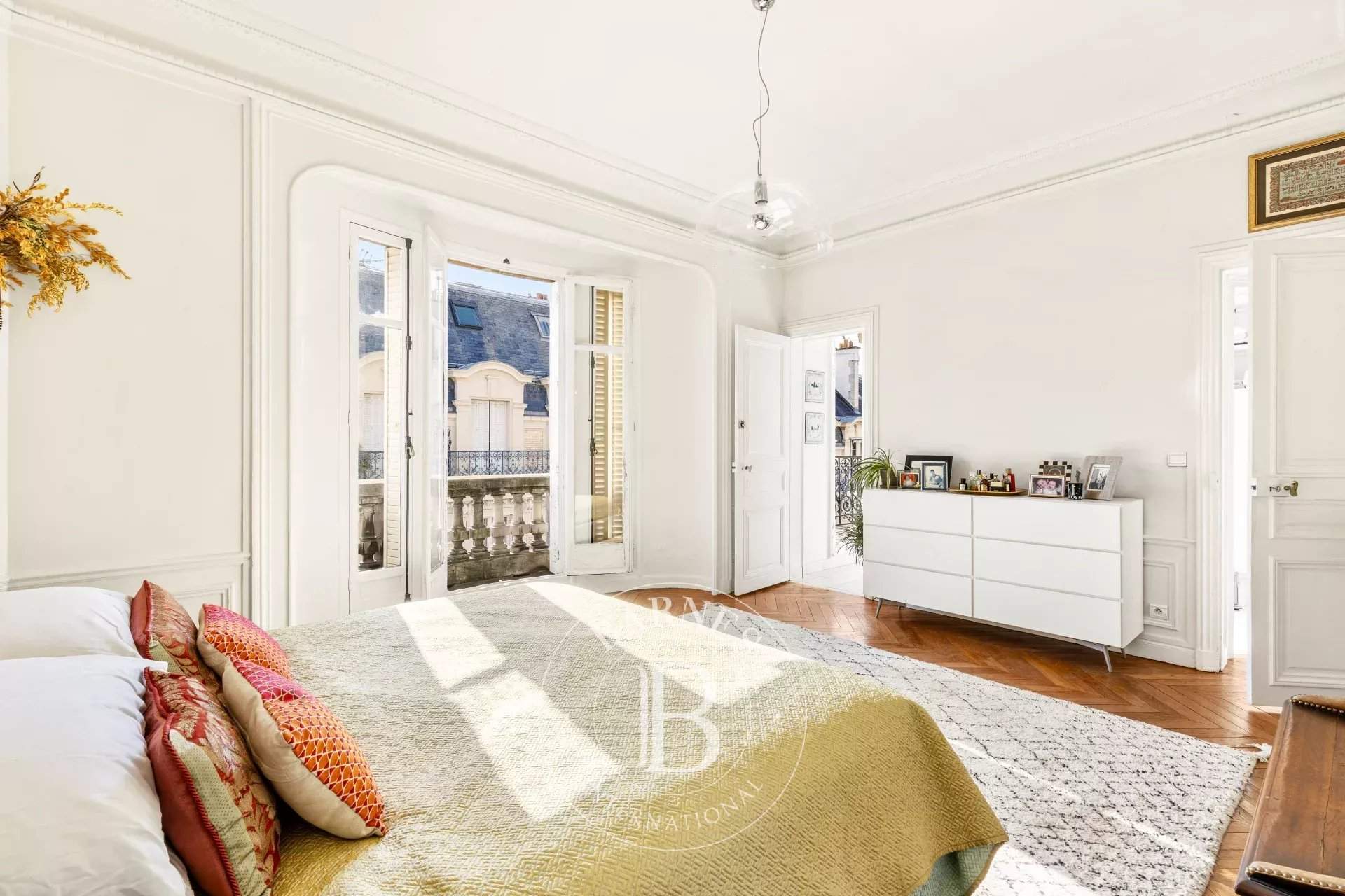 Paris  - Apartment 4 Bedrooms - picture 10
