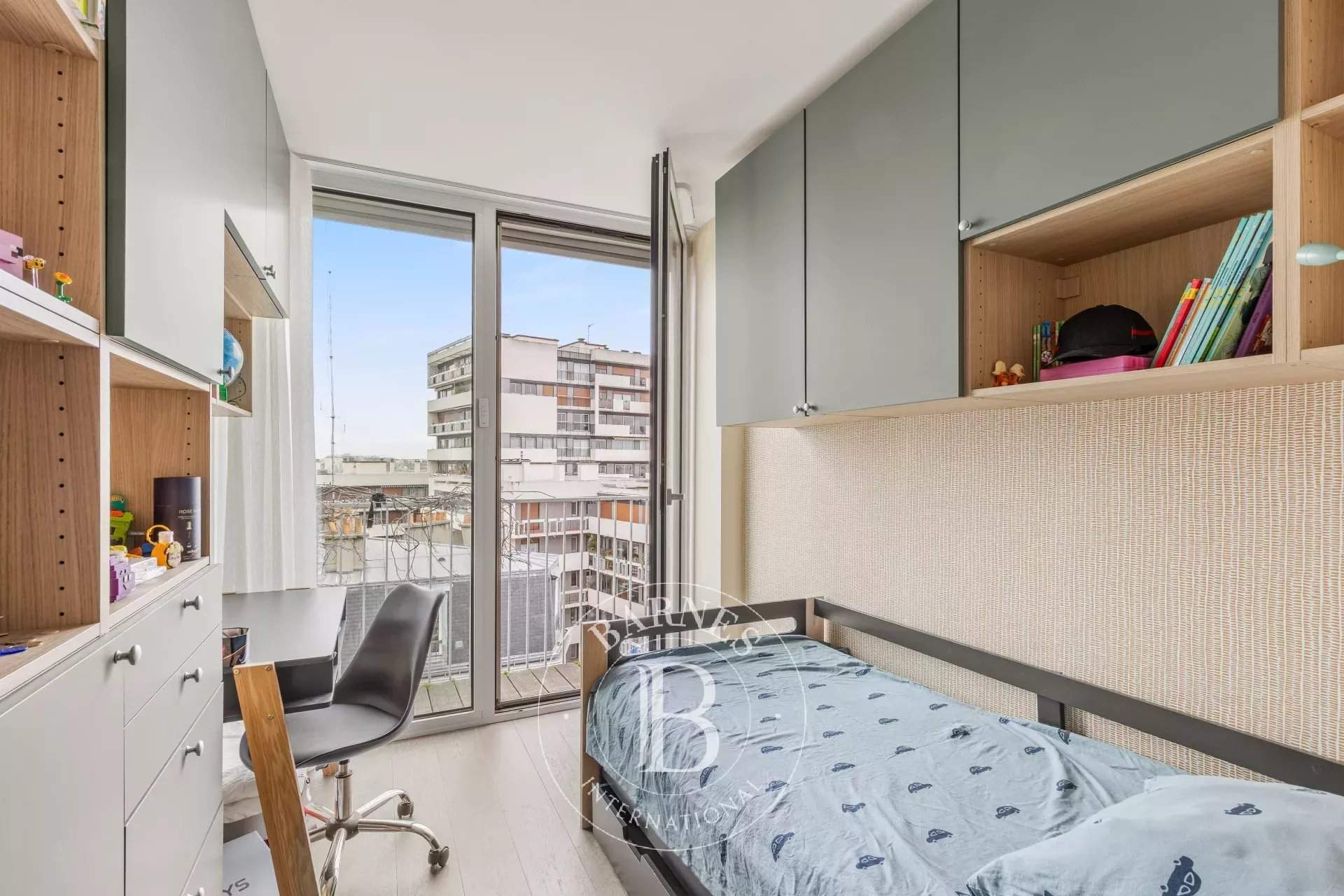 Paris  - Appartement 4 Pi&egrave;ces 3 Chambres - picture 9