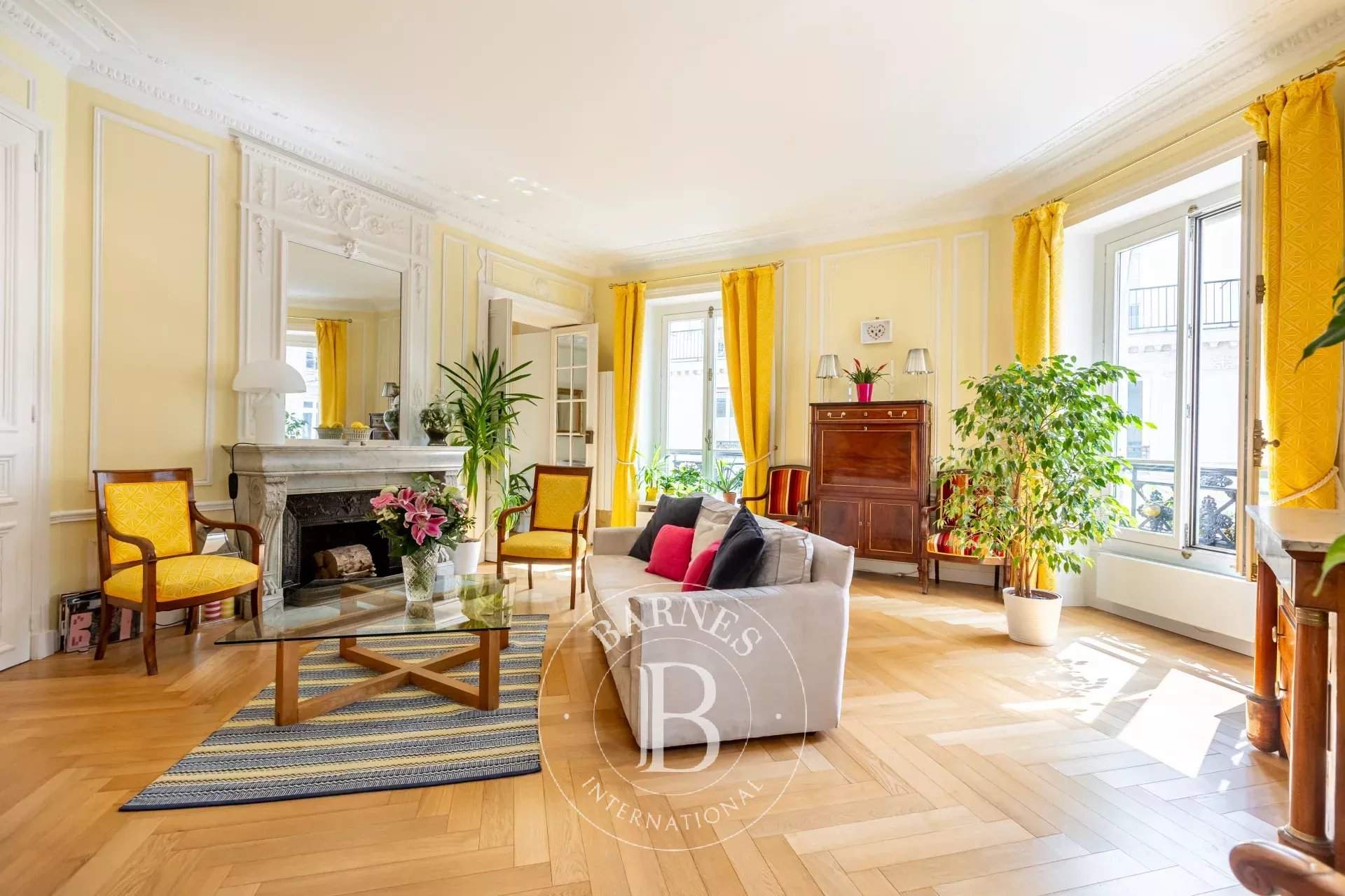 Paris  - Apartment 3 Bedrooms - picture 1