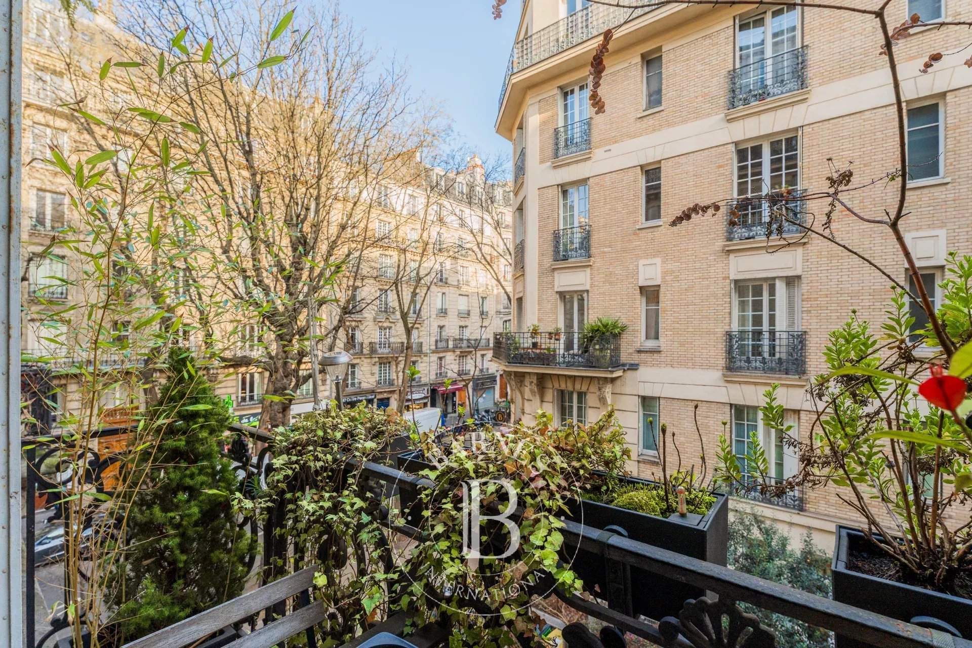 Paris  - Appartement 4 Pi&egrave;ces 2 Chambres - picture 5