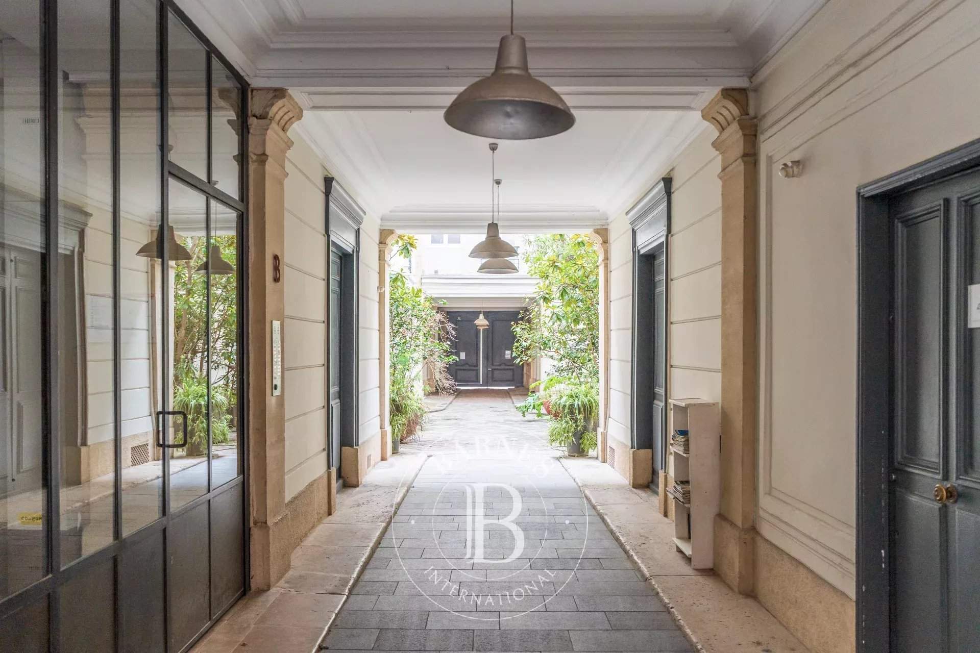 Paris  - Appartement 5 Pi&egrave;ces 3 Chambres - picture 12