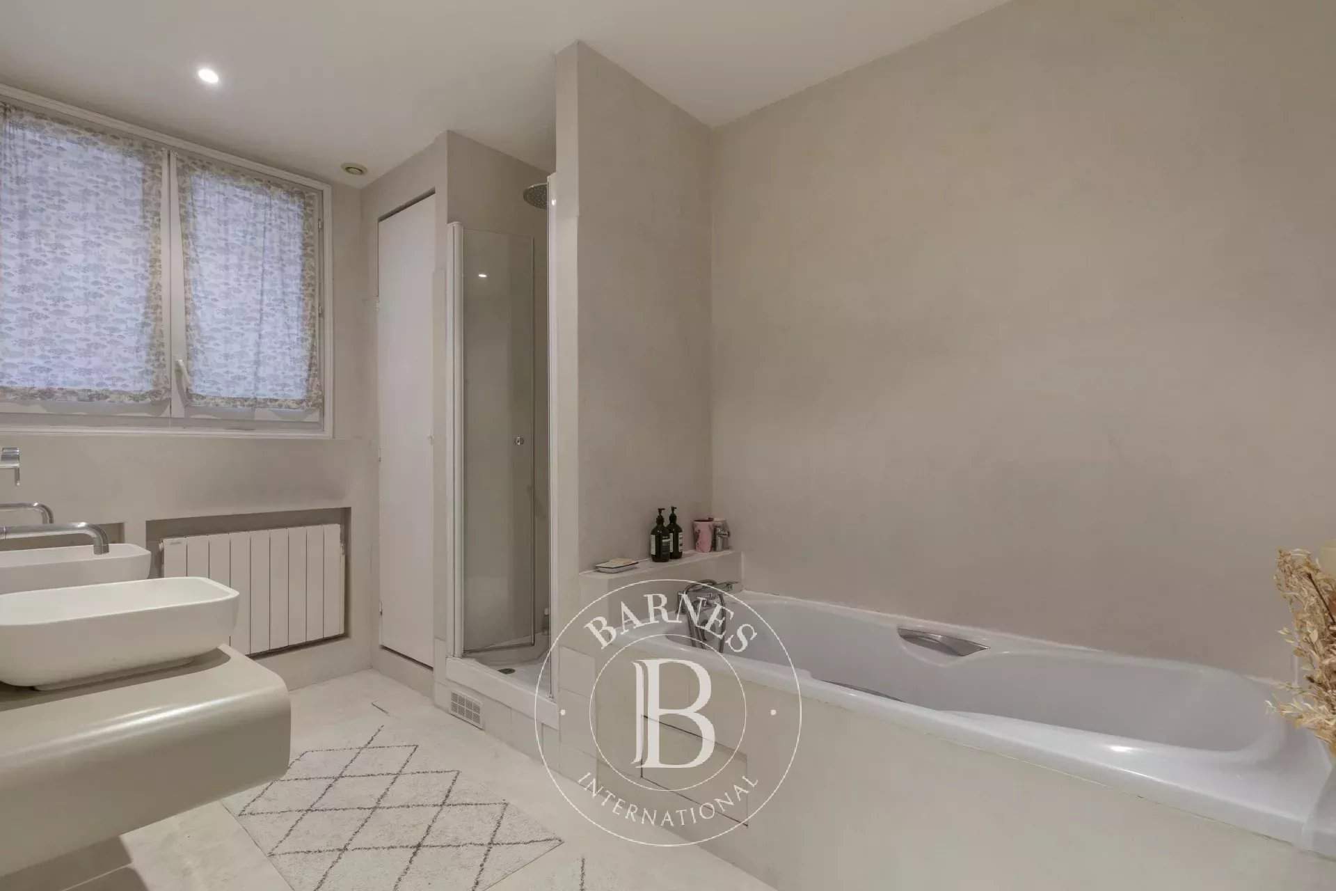 Paris  - Apartment 2 Bedrooms - picture 9