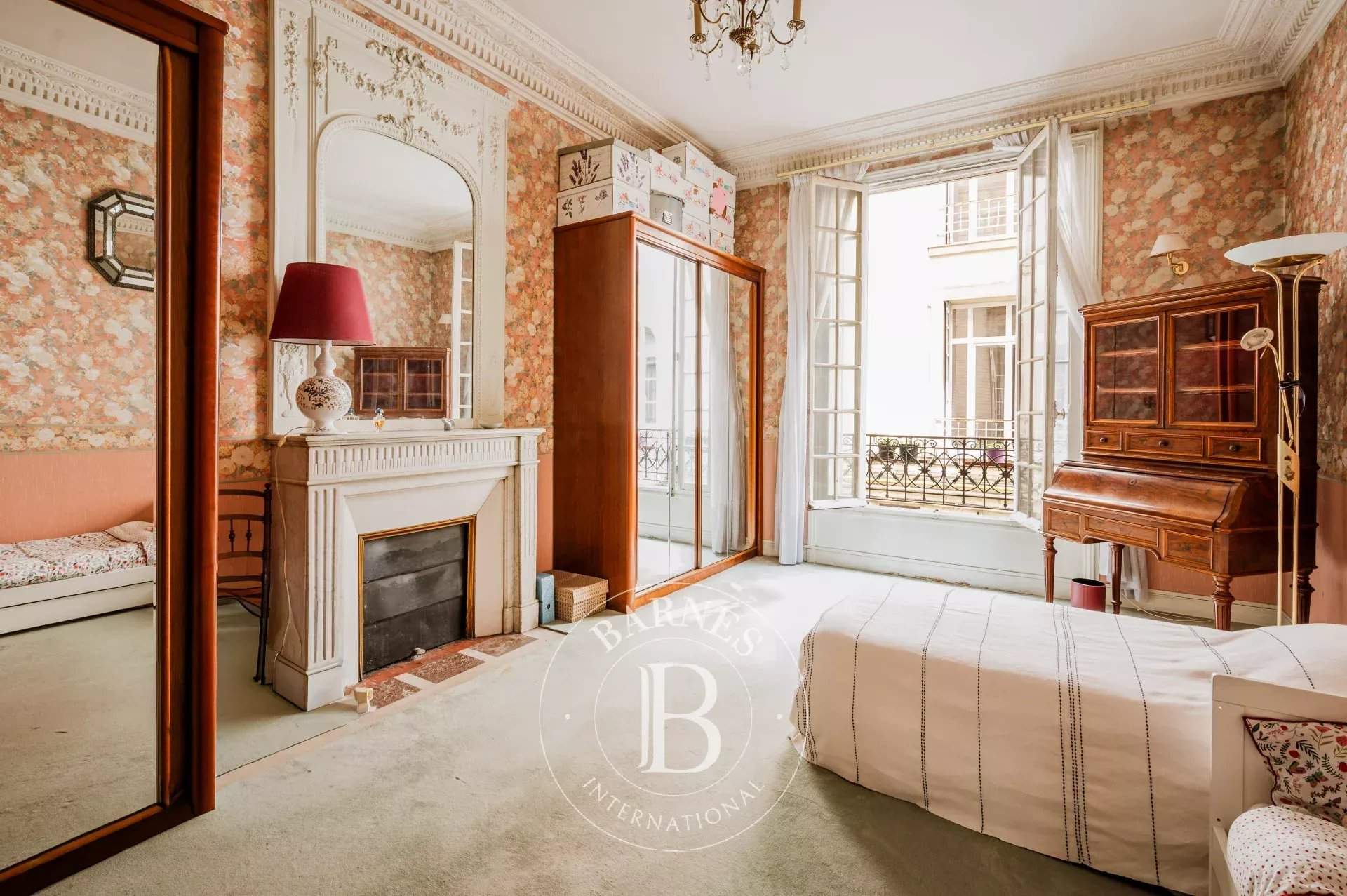 Paris  - Apartment 3 Bedrooms - picture 9