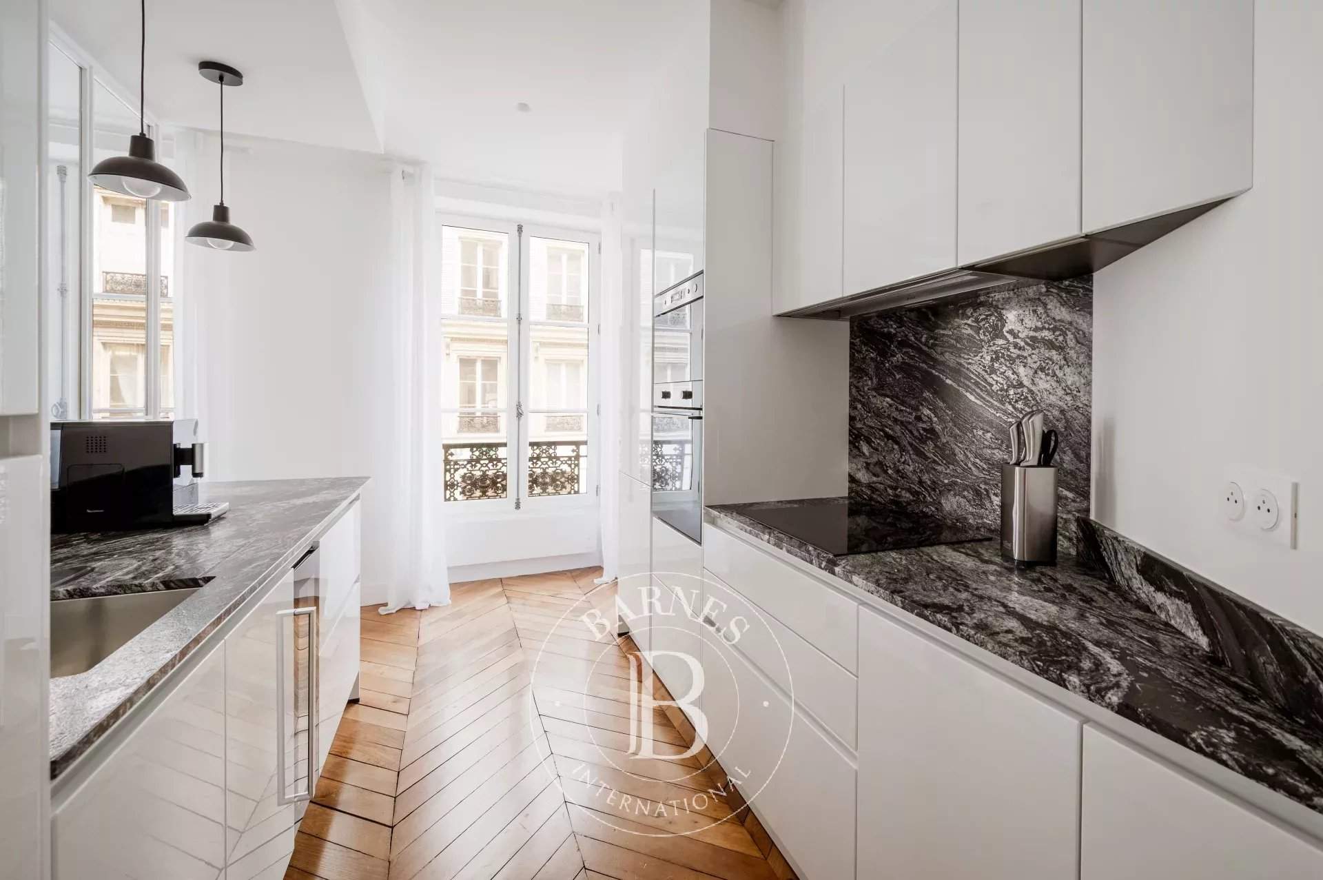 Paris  - Appartement 5 Pi&egrave;ces 2 Chambres - picture 3