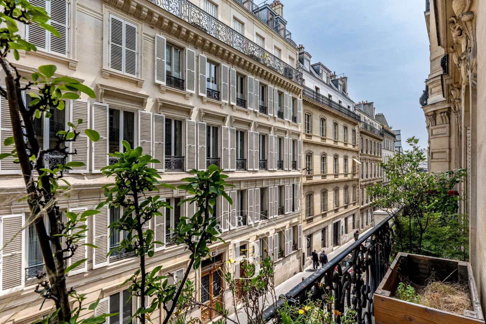 Paris  - Appartement 7 Pi&egrave;ces 4 Chambres - picture 2