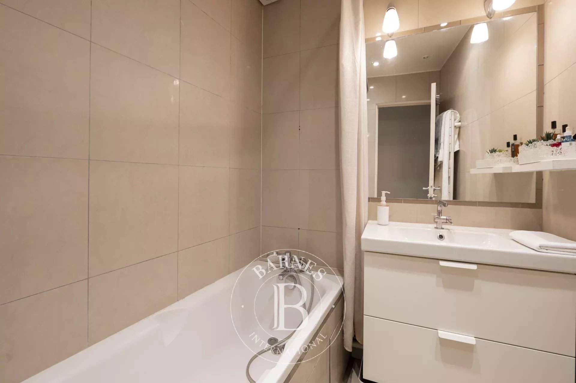 Paris  - Apartment 2 Bedrooms - picture 10